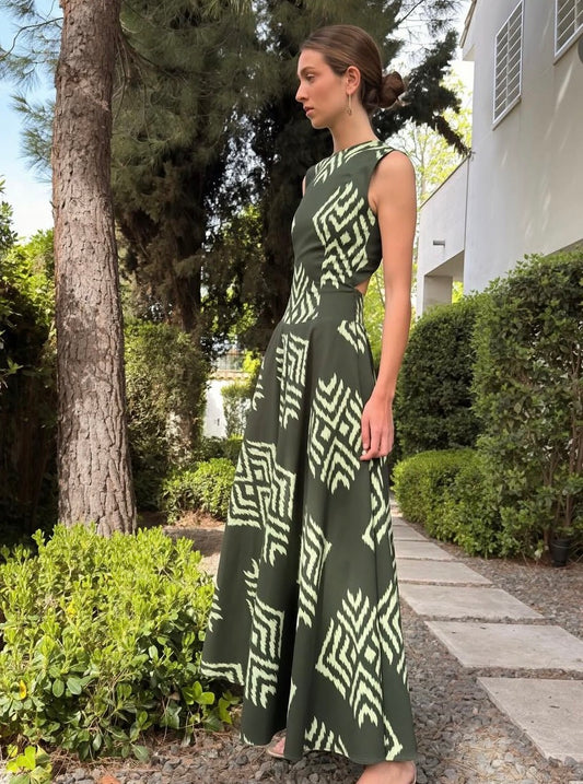 Vestido largo Back con estampado geométrico verde y crudo – Pietra Madrid · PORTICO Concept, Turó Park Barcelona