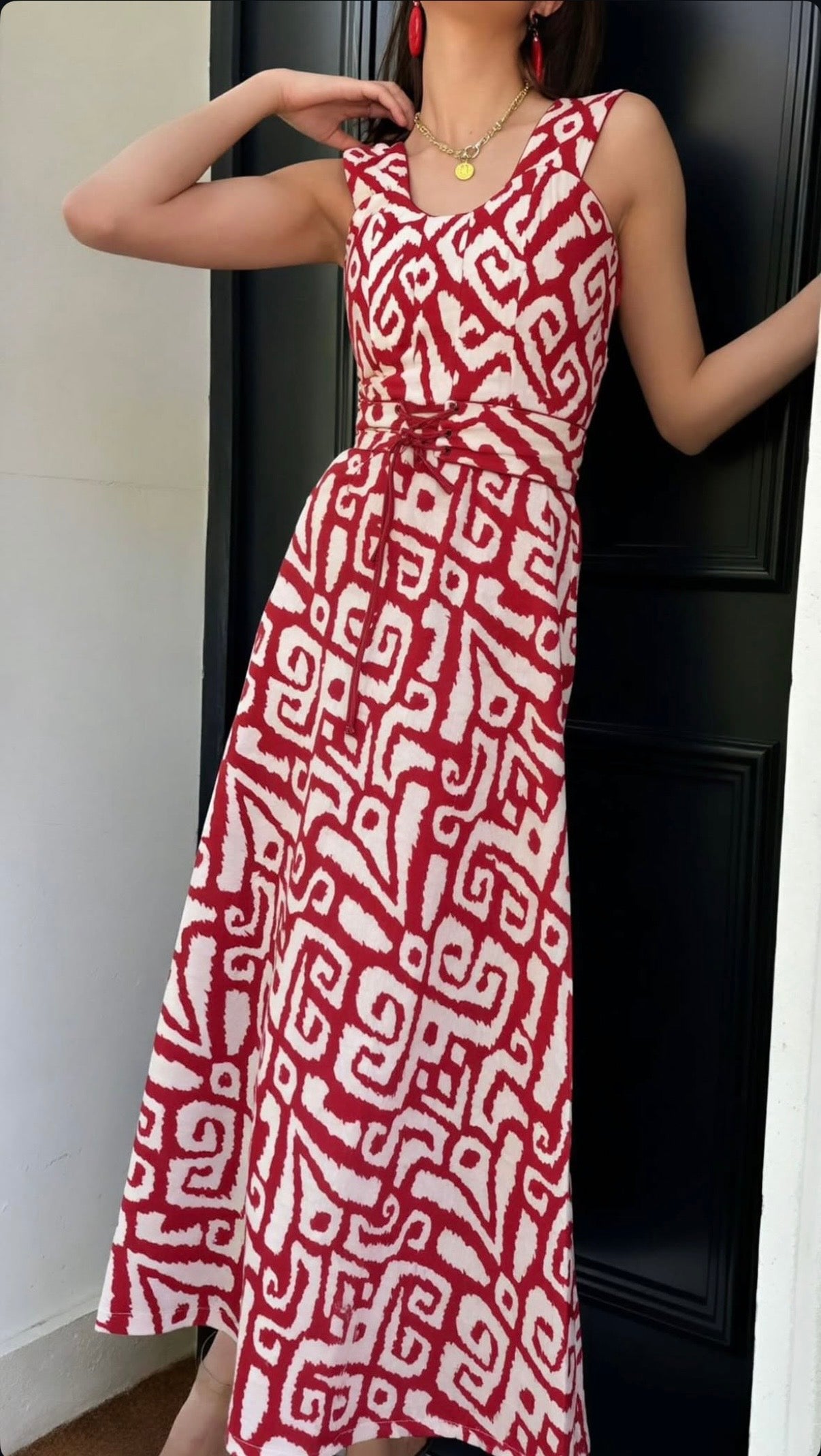 Vestido largo Corset con estampado geométrico rojo y blanco – Pietra Madrid · PORTICO Concept, Turó Park Barcelona