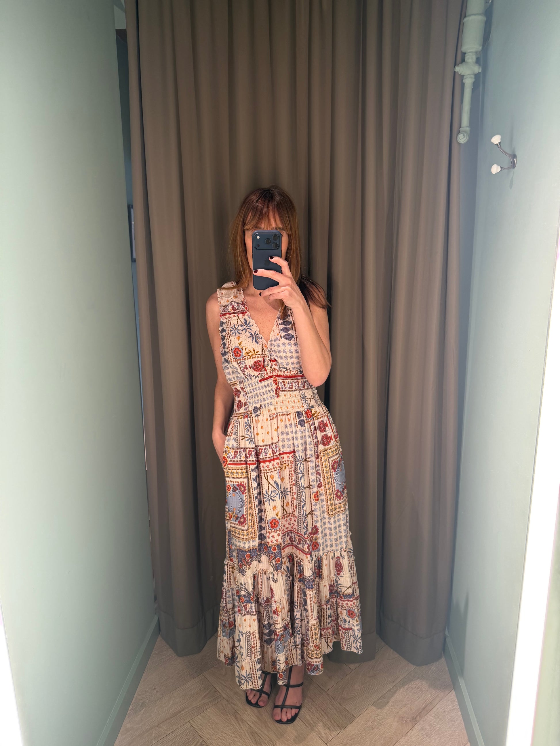 Vestido largo crudo con estampado patchwork multicolor – Magnolya Collection · PORTICO Concept, Turó Park Barcelona