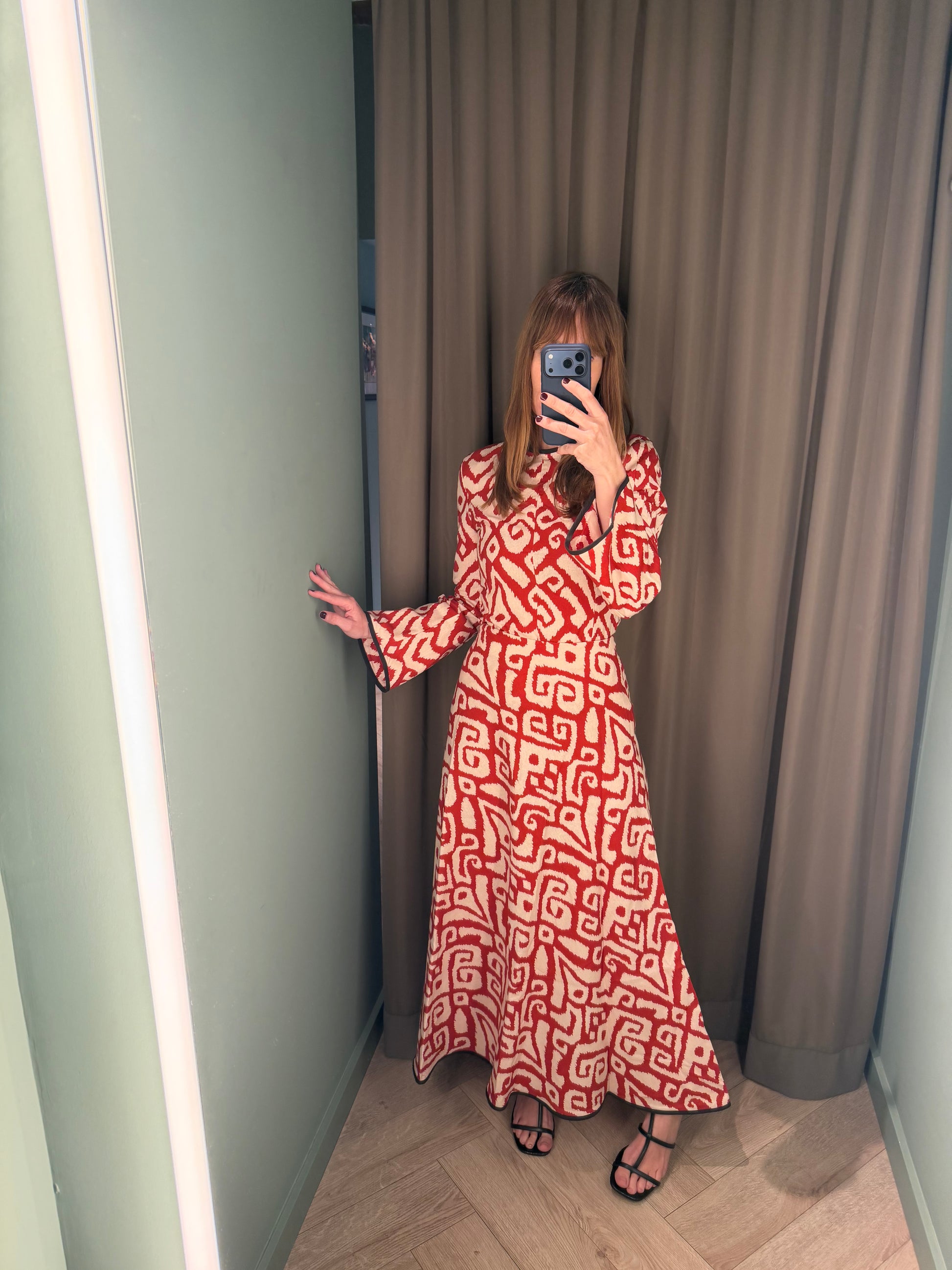 Conjunto largo Tablillas con estampado geométrico rojo y crudo – Pietra Madrid · PORTICO Concept, Turó Park Barcelona