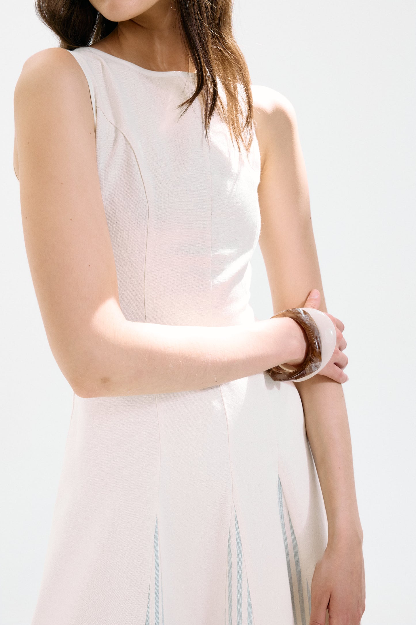 Vestido Cinqueterre Crudo de IPA Brand · vestido midi crudo de silueta acampanada, tejido deadstock Made in Spain