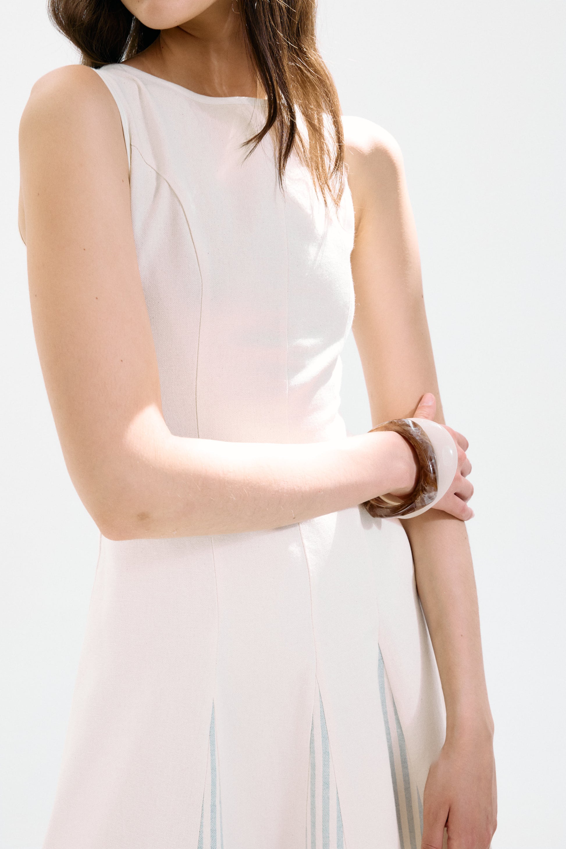 Vestido Cinqueterre Crudo de IPA Brand · vestido midi crudo de silueta acampanada, tejido deadstock Made in Spain