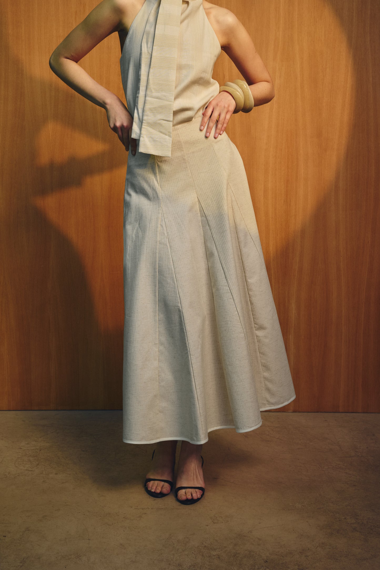 Falda Vela Midi Crudo de IPA Brand · detalle 3