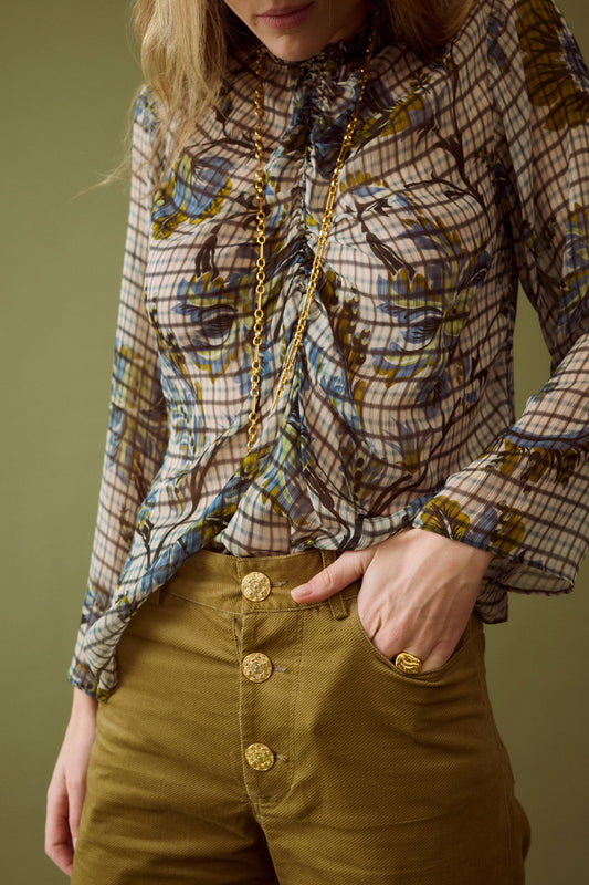 Detalle de los frunces y el estampado del Top Frunces Paco de Josephine – PORTICO Concept, Turó Park Barcelona (vista 3)