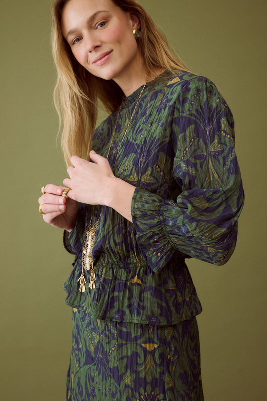 Blusa Belmonte de Josephine con estampado modernista en verde y oro – PORTICO Concept, Turó Park Barcelona (vista 3)