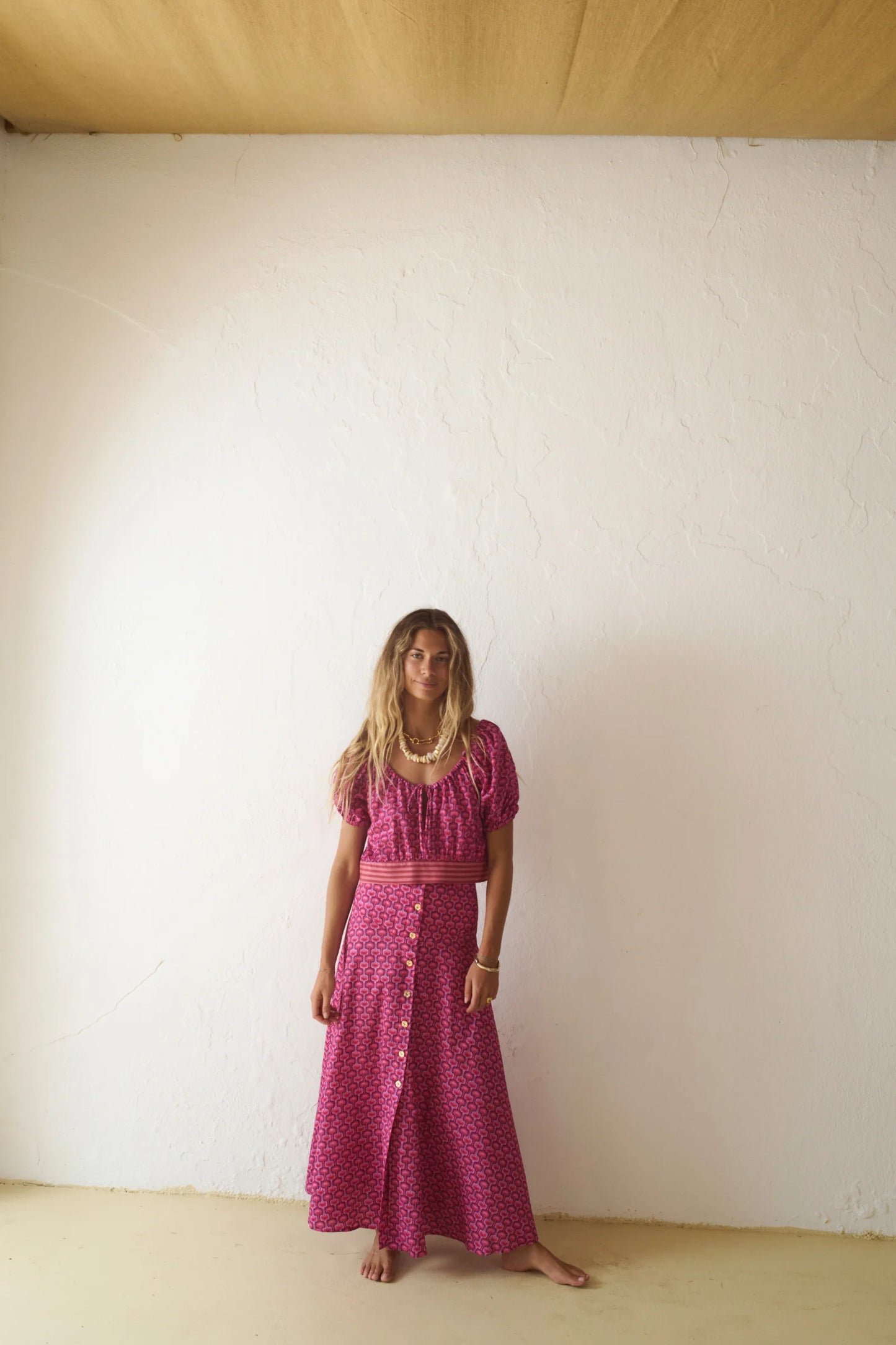 Bona Blouse de Josephine combinada con la falda de palmeras a juego