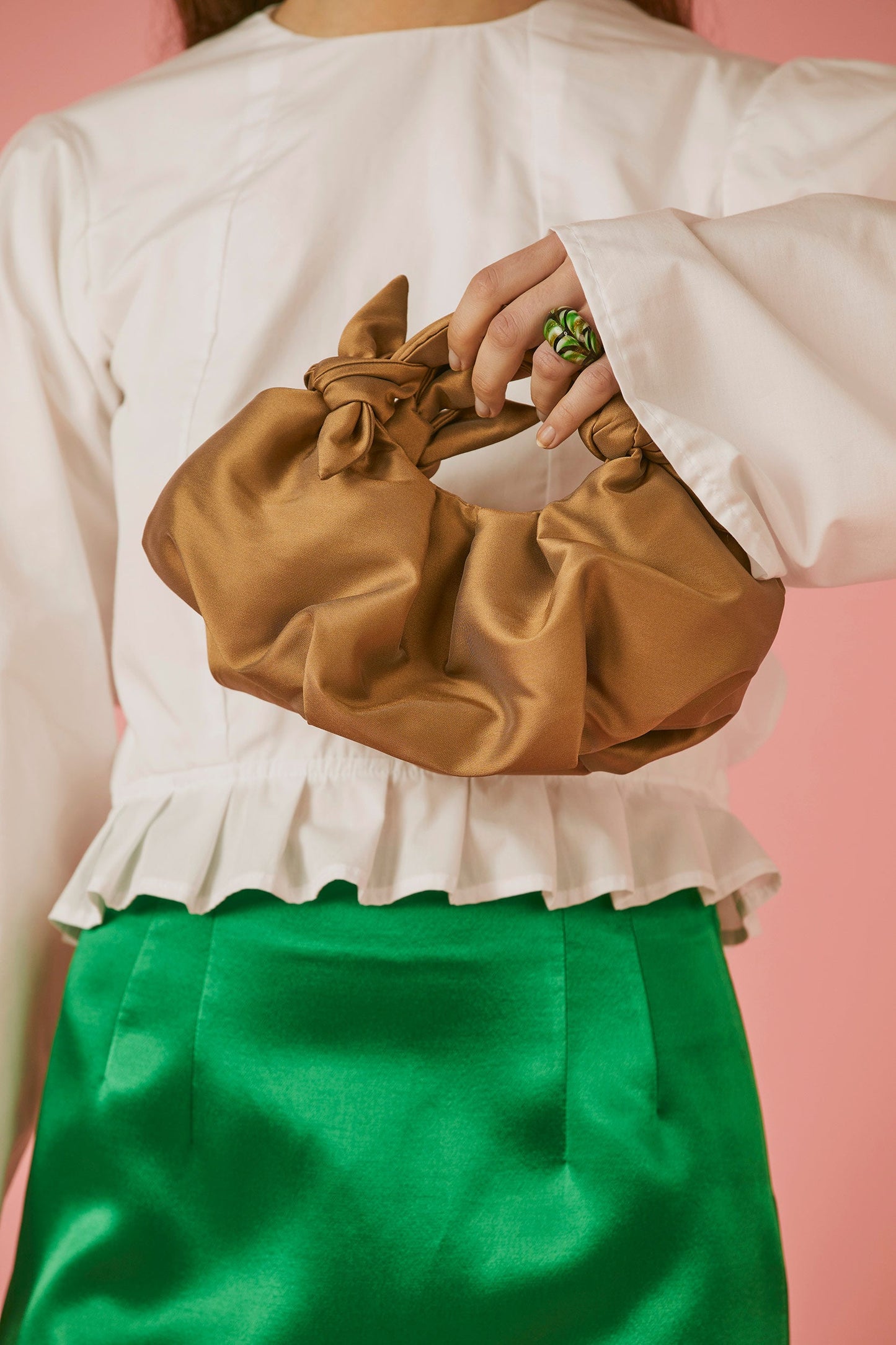 Bolso Bernatta Mini beige de Laia Alen – Laia Alen · PORTICO Concept, Turó Park Barcelona (vista 3)