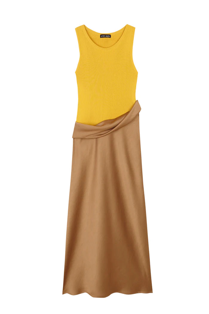 Vestido Nani de Laia Alen, top de punto mostaza y falda satinada beige – Laia Alen · PORTICO Concept, Turó Park Barcelona (vista 2)