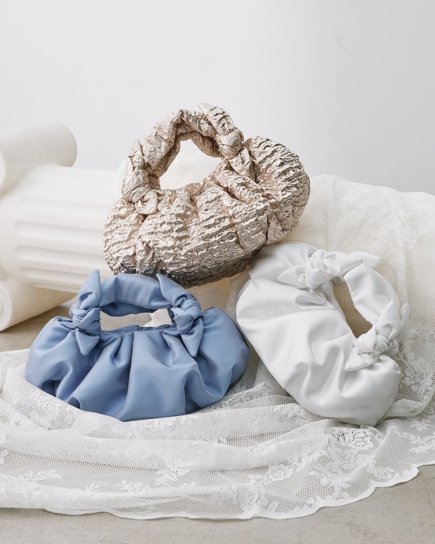 Bolso Bernatta Mini plata de Laia Alen – Laia Alen · PORTICO Concept, Turó Park Barcelona (vista 2)