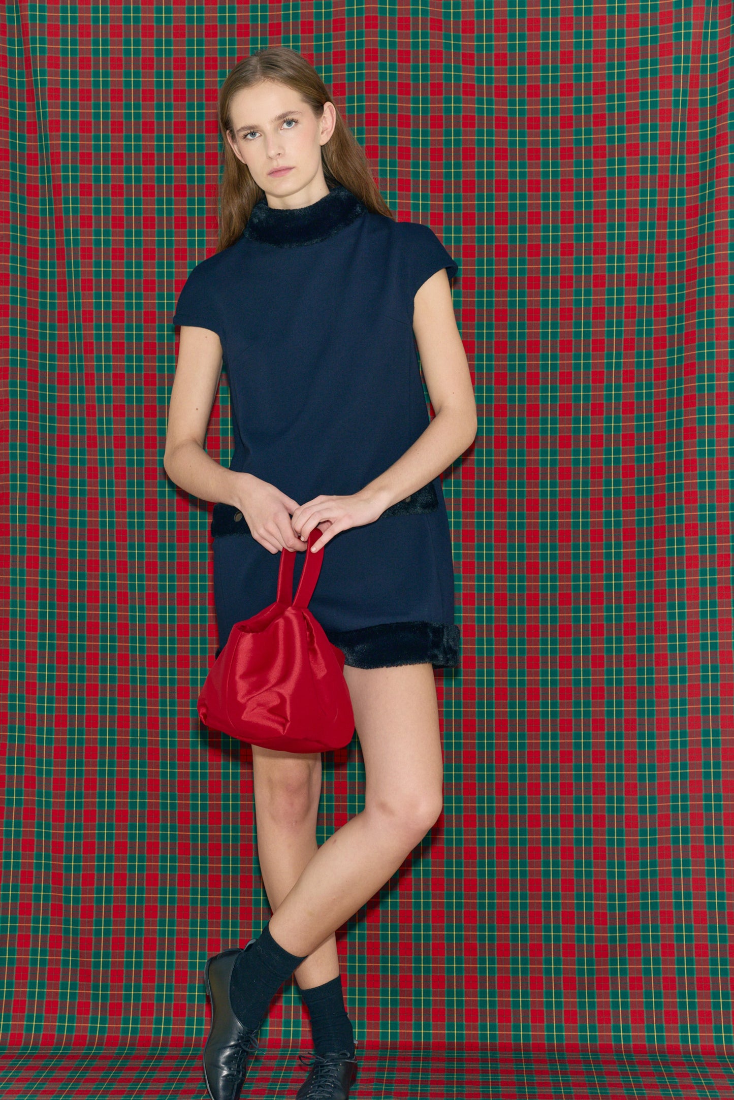 Bolso Capi rojo de Laia Alen – Laia Alen · PORTICO Concept, Turó Park Barcelona (vista 2)
