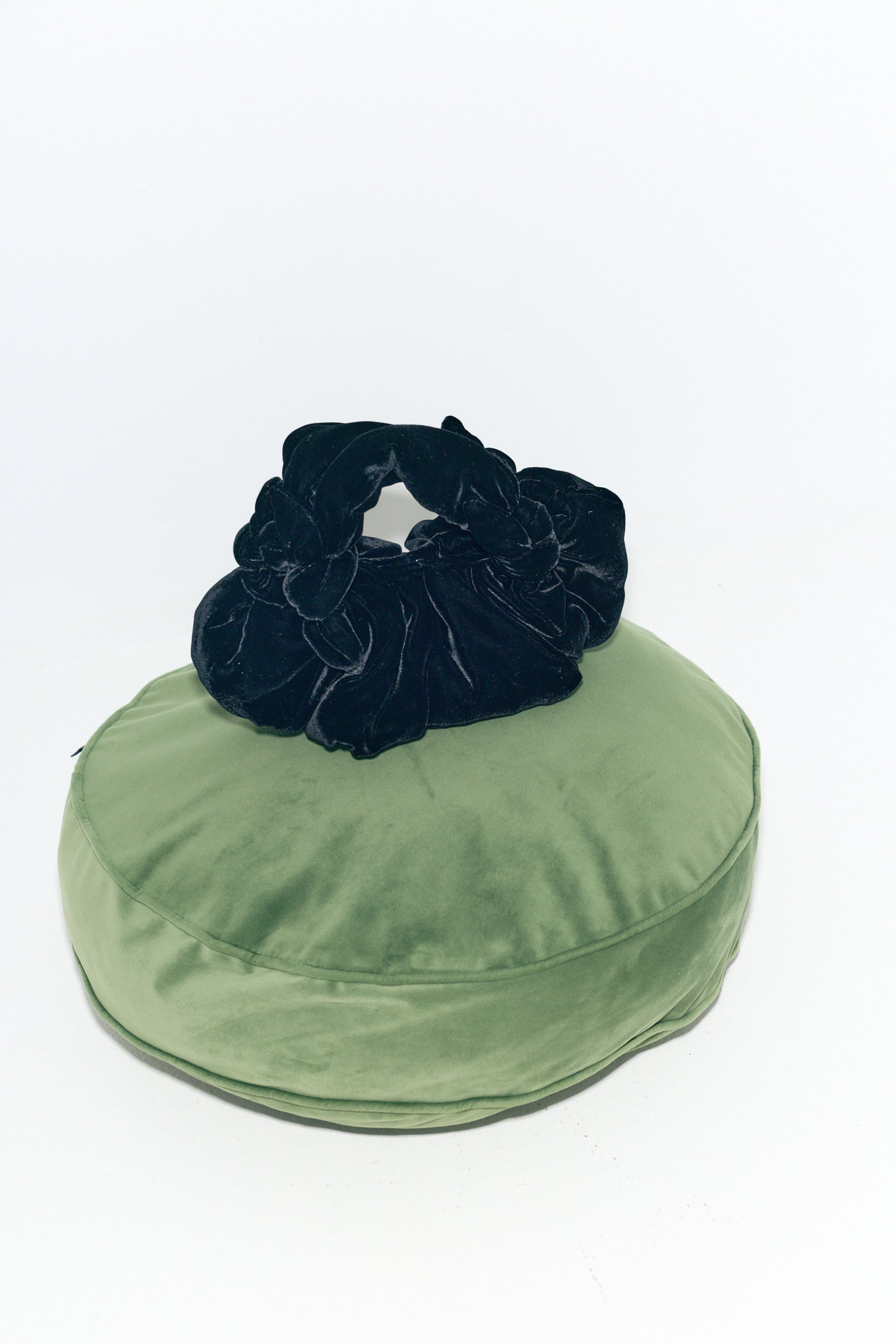 Bolso Bernatta Mini negro de Laia Alen – Laia Alen · PORTICO Concept, Turó Park Barcelona (vista 4)