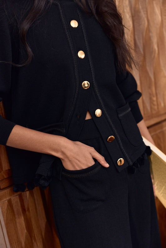 Montse Cardigan Pom-Pom Black de Laia alen · detalle 1