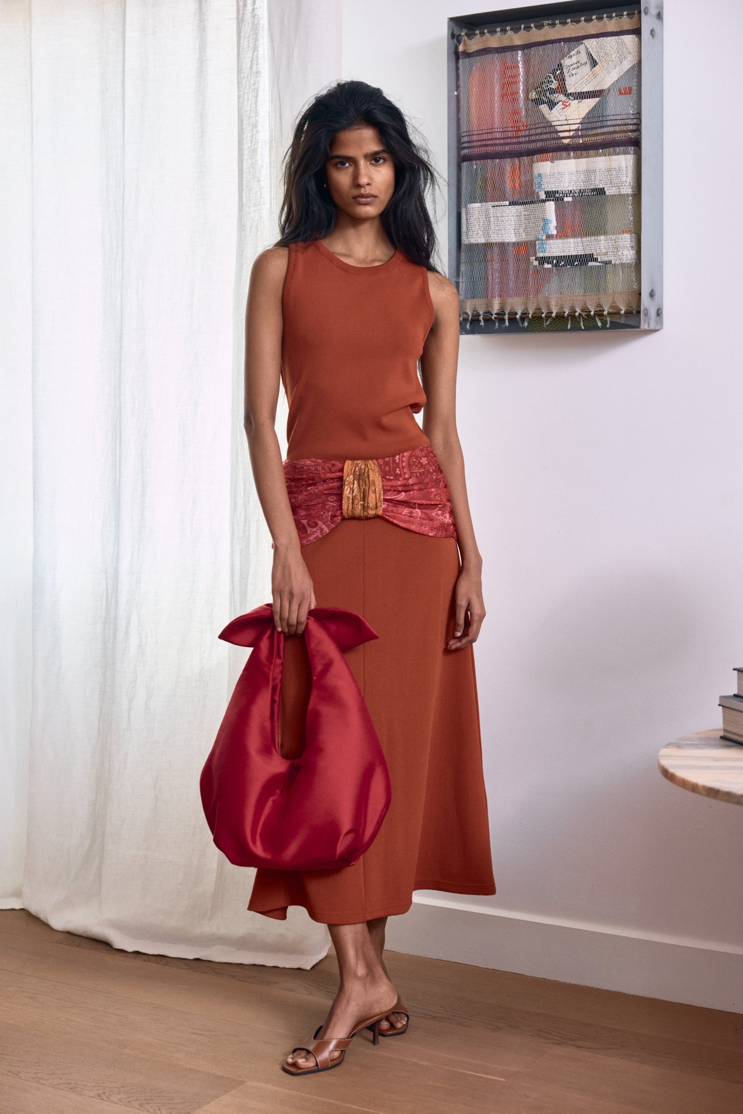 Falda midi Elia naranja con estampado paisley de Laia Alen – Laia Alen · PORTICO Concept, Turó Park Barcelona