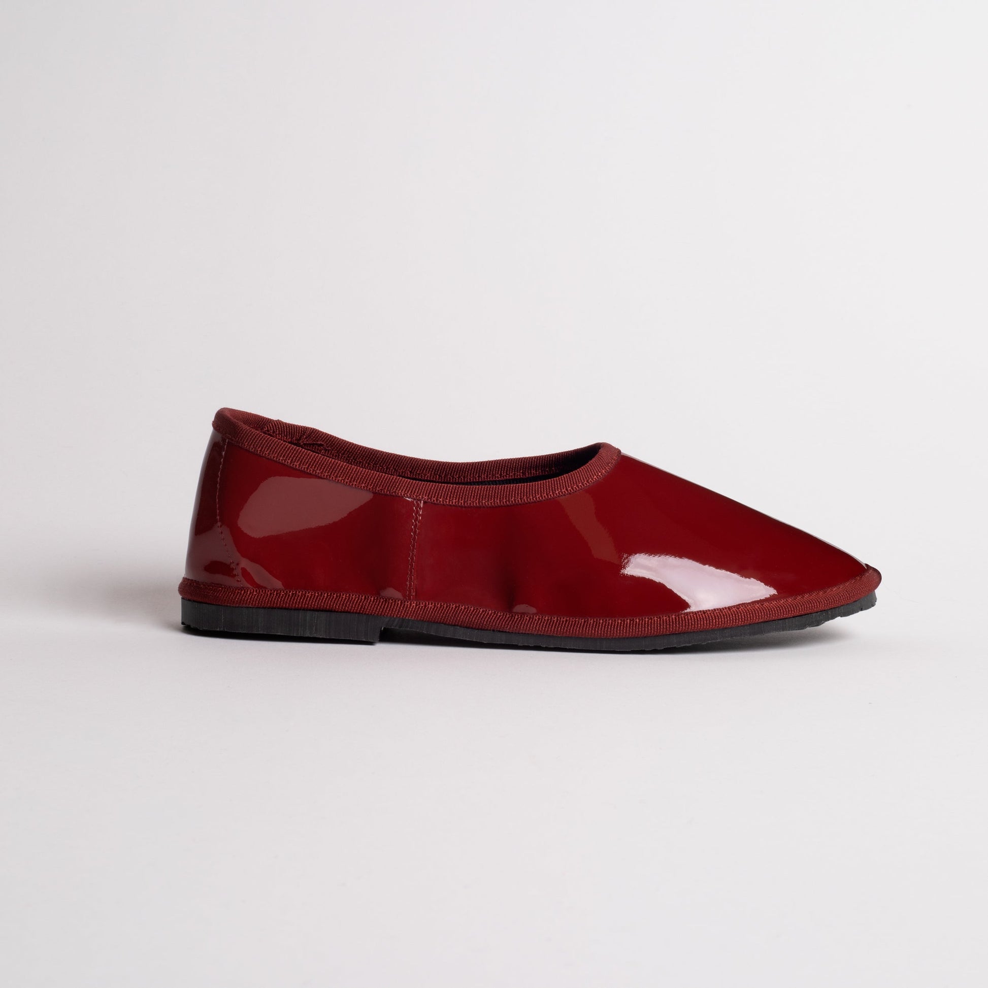 Slippers María de la Orden Charol Rojo de Ilio Smeraldo · detalle 1