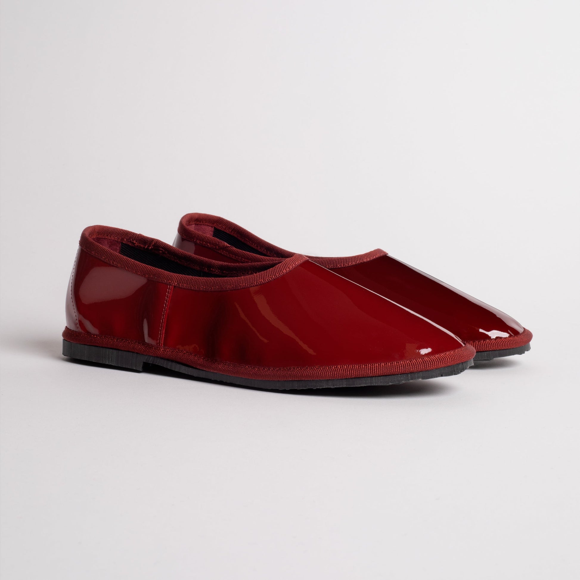 Slippers María de la Orden Charol Rojo de Ilio Smeraldo · piel de becerro en charol rojo