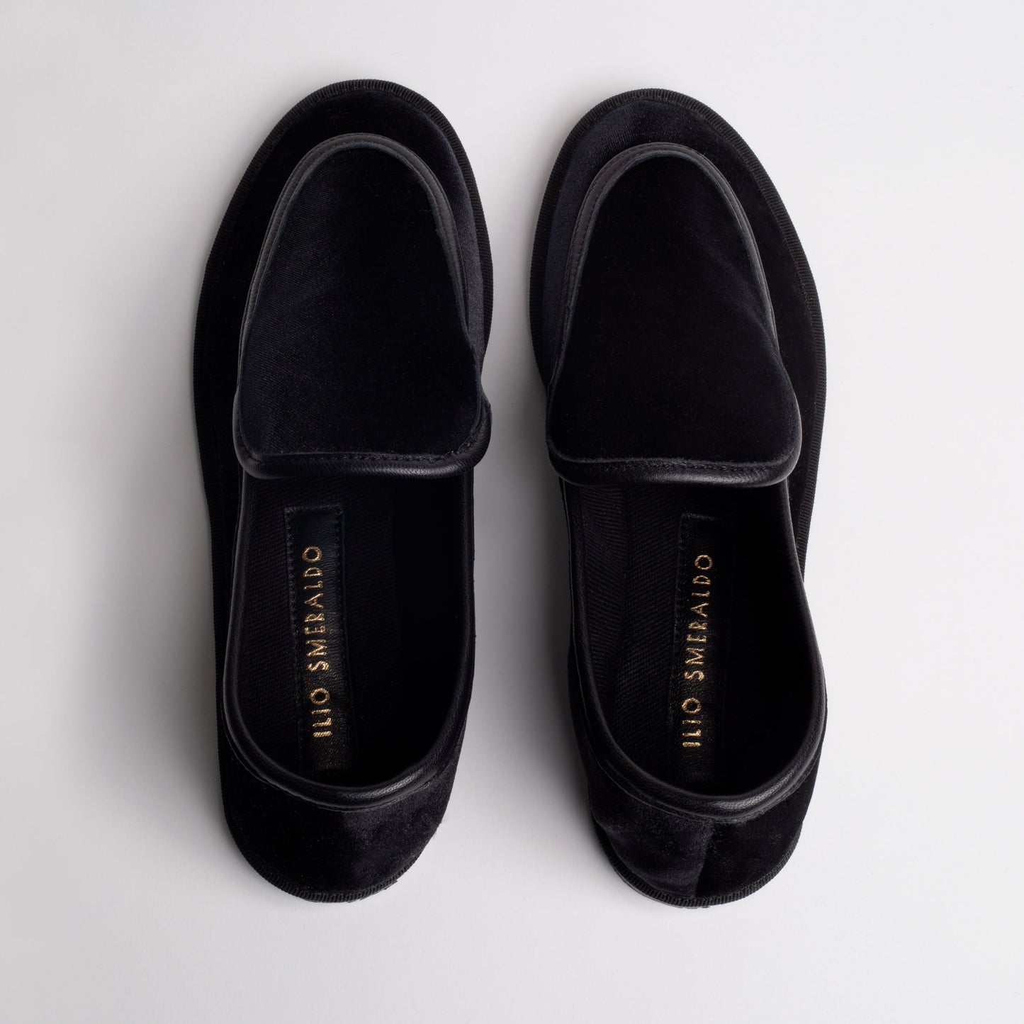 Mocasines Melanie Huynh Terciopelo Negro de Ilio Smeraldo · detalle 3