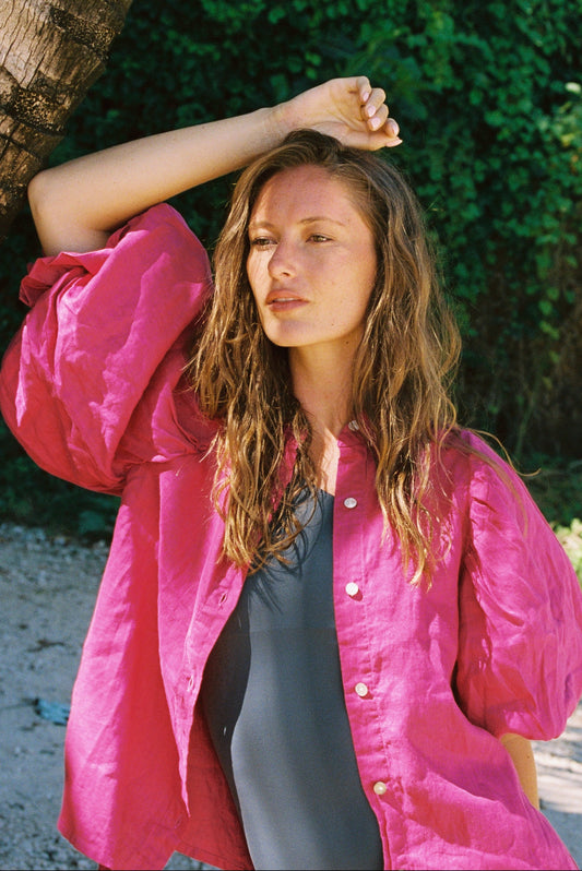 Blusa Iconic Lino Fucsia Monbali Collection — bordado floral artesanal en fucsia