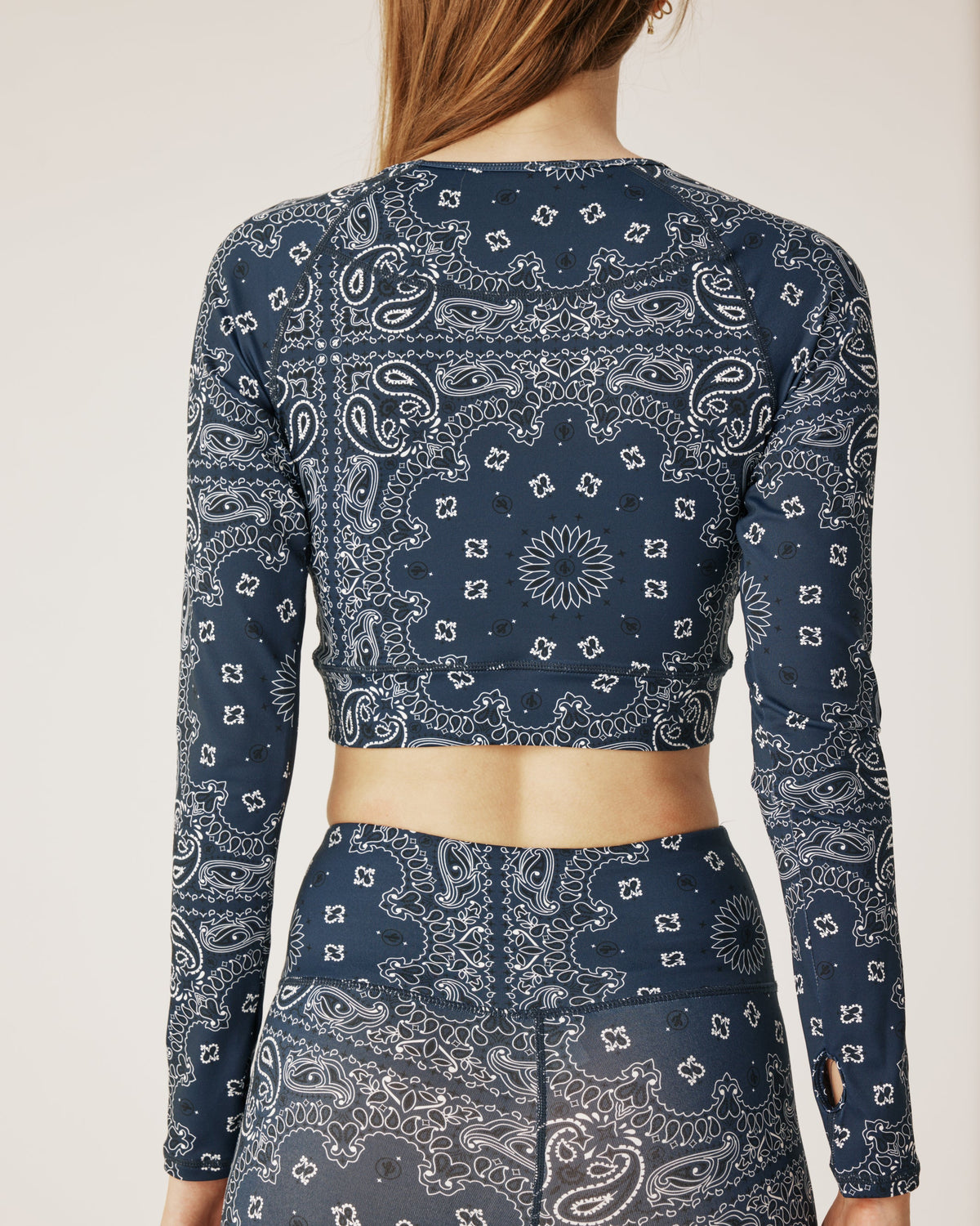Top de Yoga Bandana Azul Marino de Arizona Love · vista 4