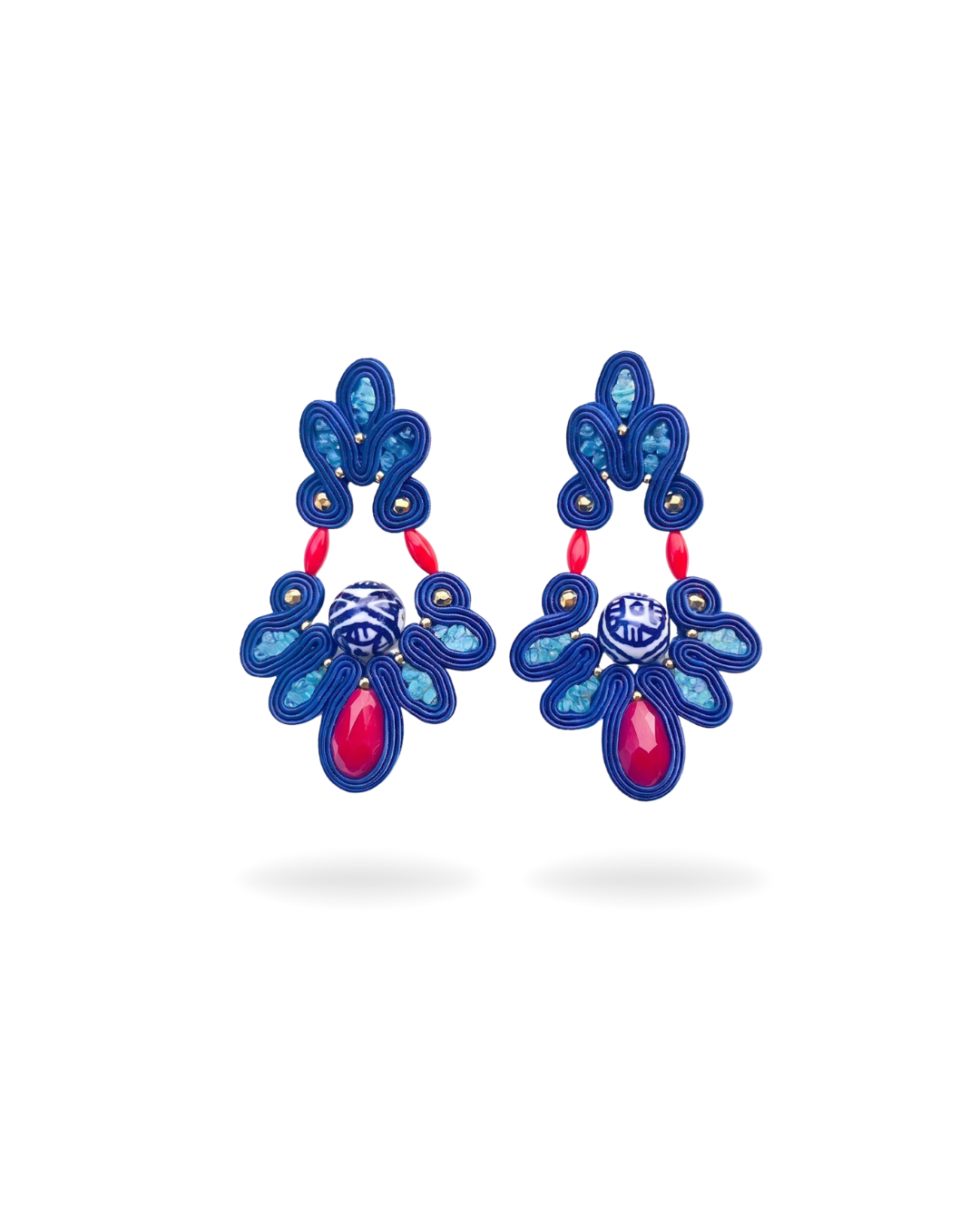 Pendientes Pagoda Indigo en azul índigo – Musula · PORTICO Concept, Turó Park Barcelona