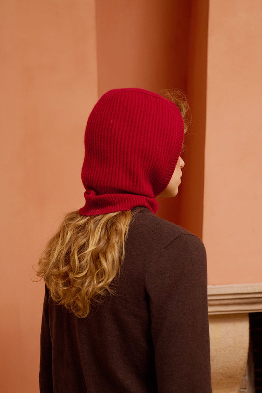Gorro Pepita de cachemira color cereza de Maria de la Orden