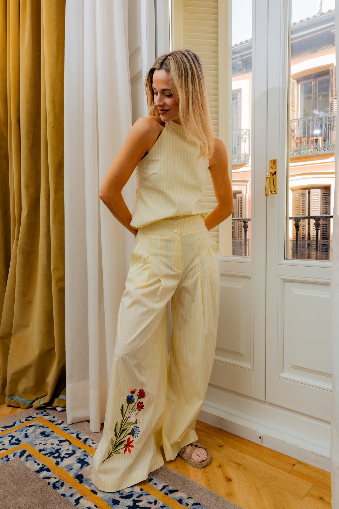 Pantalón palazzo de algodón a rayas amarillas – Copines · PORTICO Concept, Turó Park Barcelona