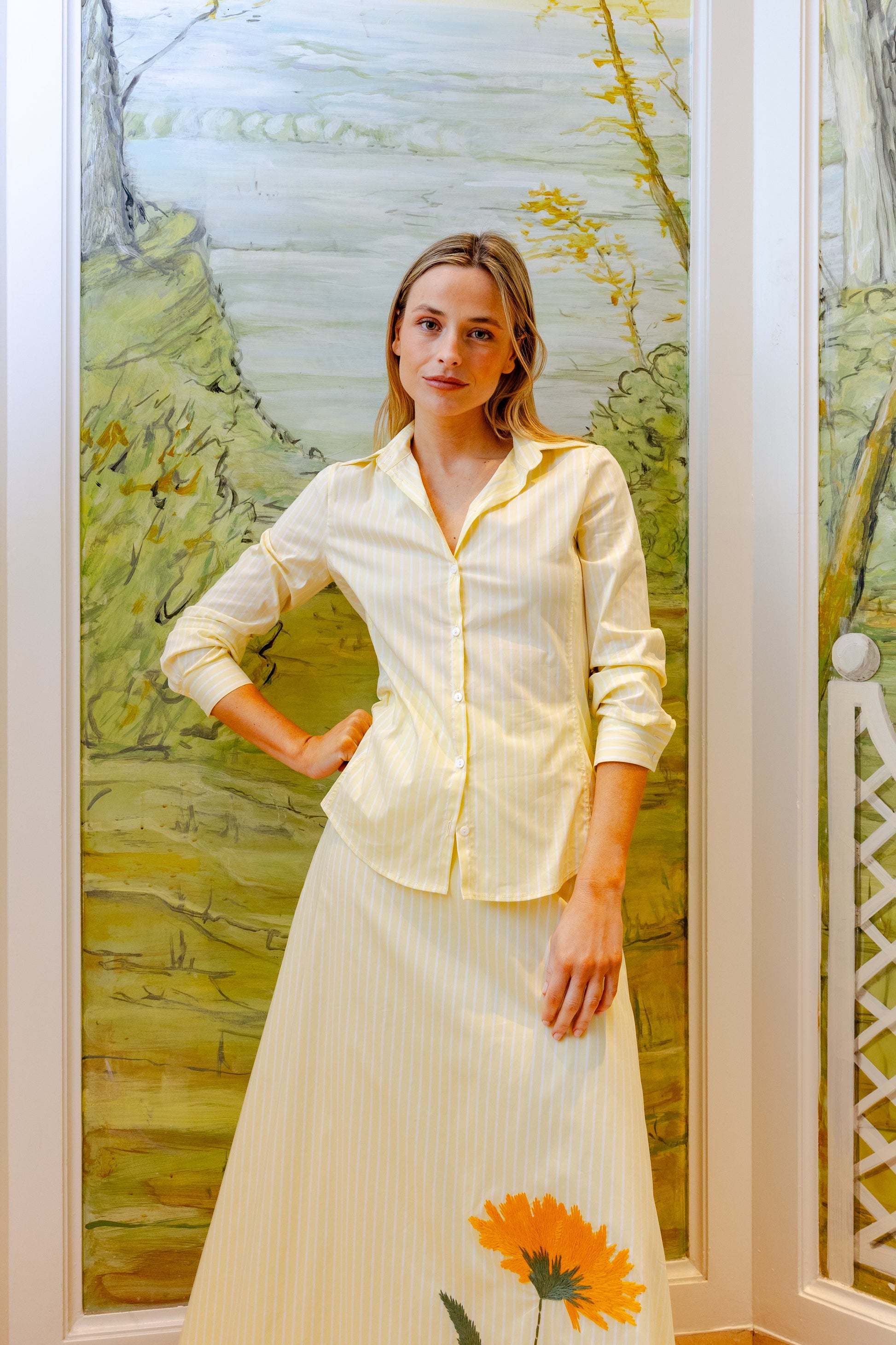 Camisa de algodón a rayas amarillas – Copines · PORTICO Concept, Turó Park Barcelona (vista 2)