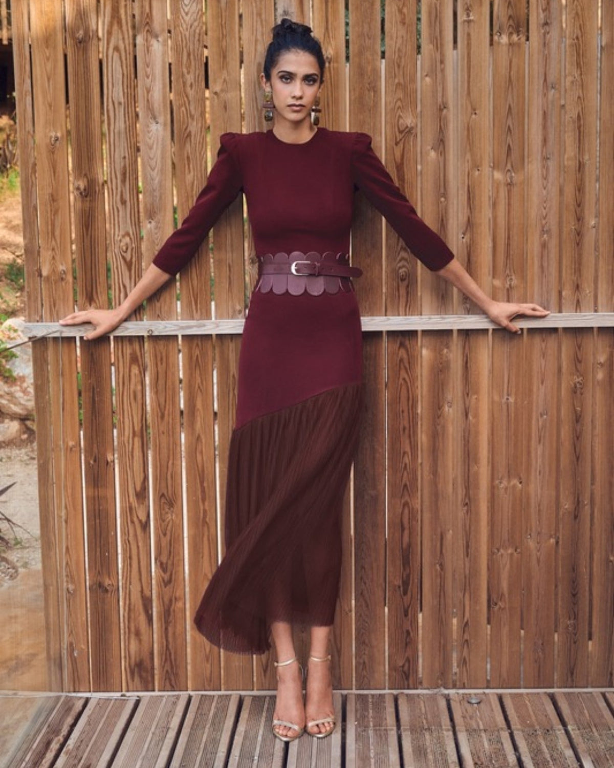 Vestido Rubí de IQ Collection · falda de tul, manga larga