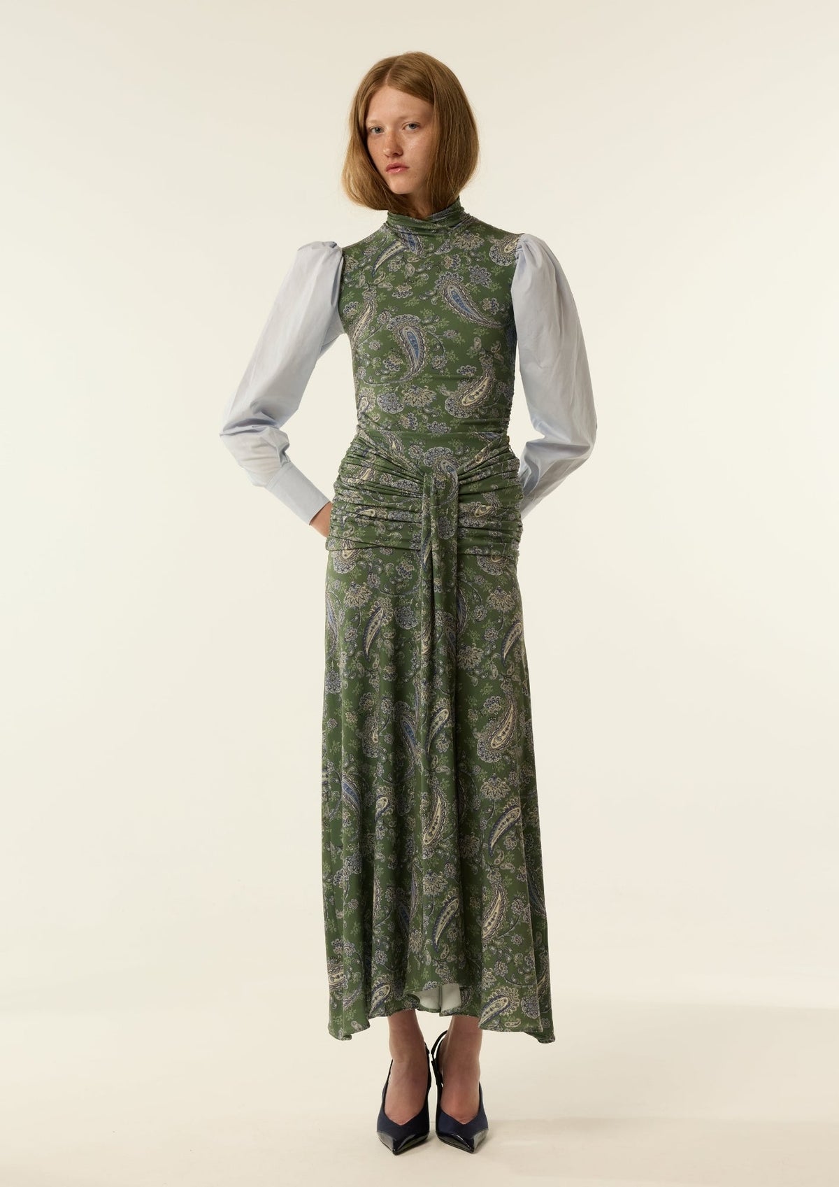 Falda Alma Verde de IQ Collection · estampado floral en tonos verdes, plisada