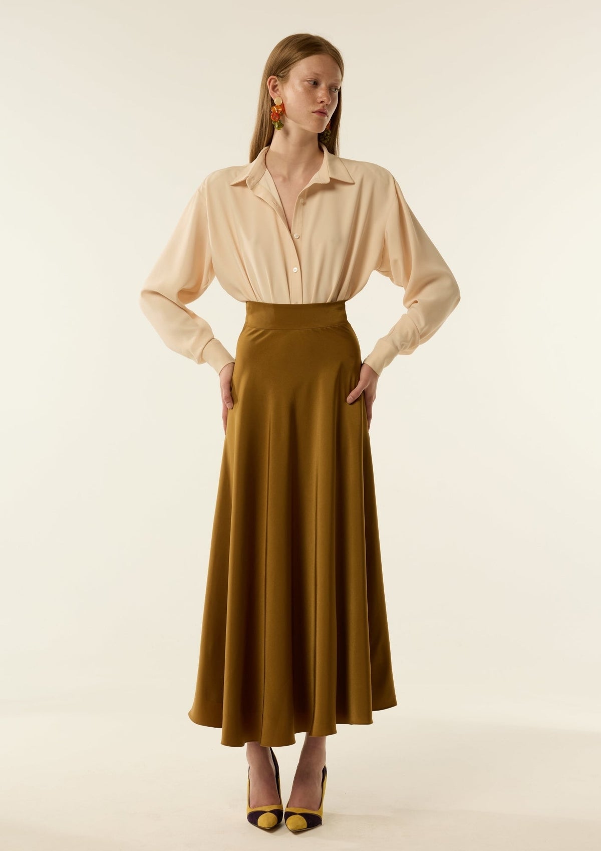 Falda Clara Mostaza de IQ Collection · seda color mostaza · largo midi