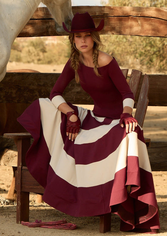Vestido Como de IQ Collection · granate, falda de rayas beige y granate · escote barco