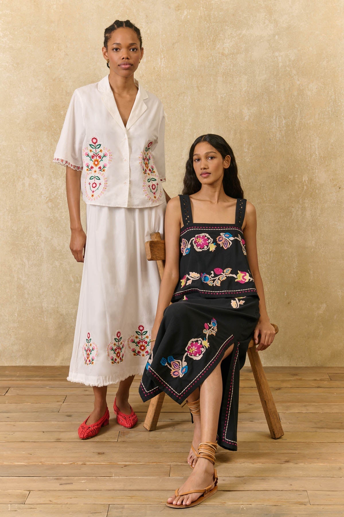 Falda Amarante, falda midi negra con bordado floral – Louise Misha · PORTICO Concept, Turó Park Barcelona (vista 6)