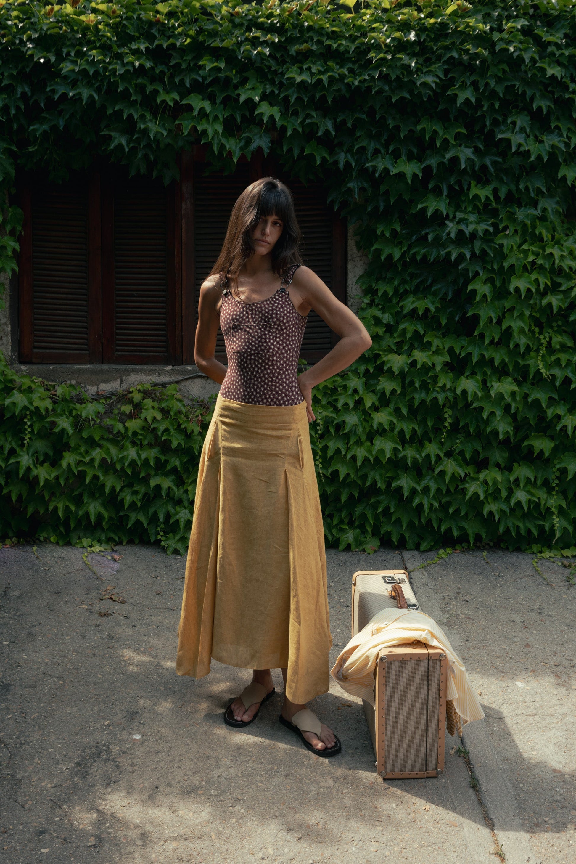 Falda Parker Lino Mostaza de Baudesson, 100% lino · moda de invitada hecha en telar · Portico Barcelona