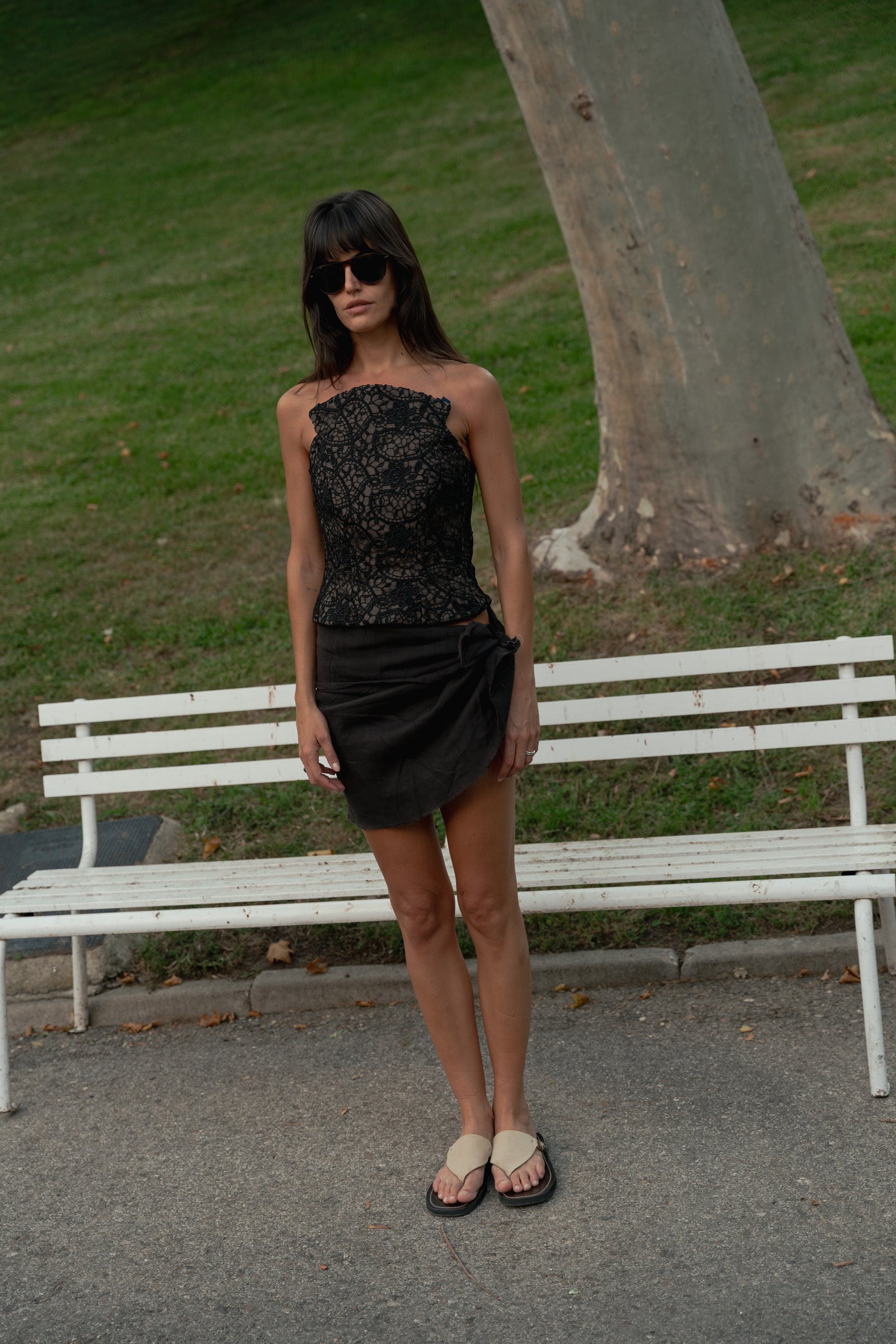Top Ipanema Guipur Negro de Baudesson, guipur negro sobre lino · moda de invitada hecha en telar · Portico Barcelona