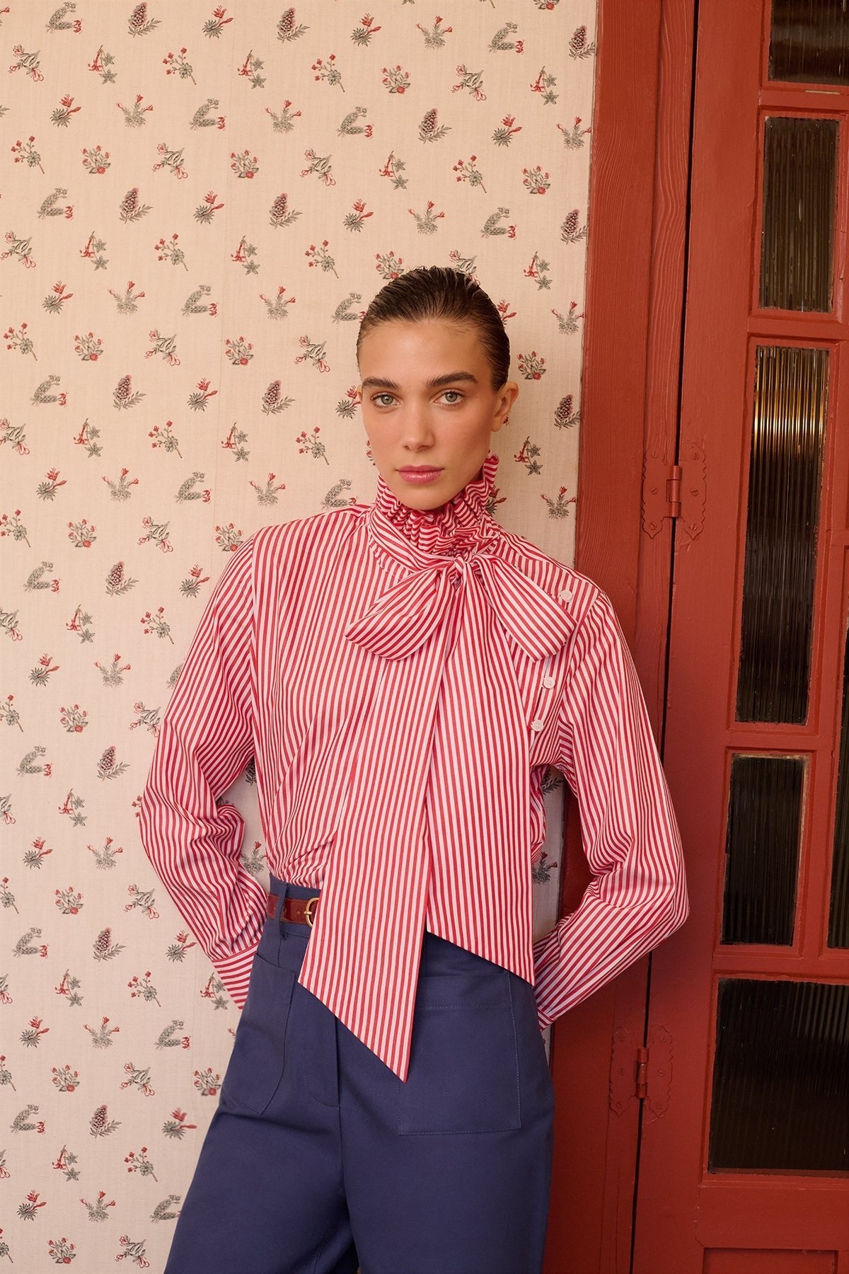 Camisa Blake Rayas Rojas de Maria de la Orden - vista frontal