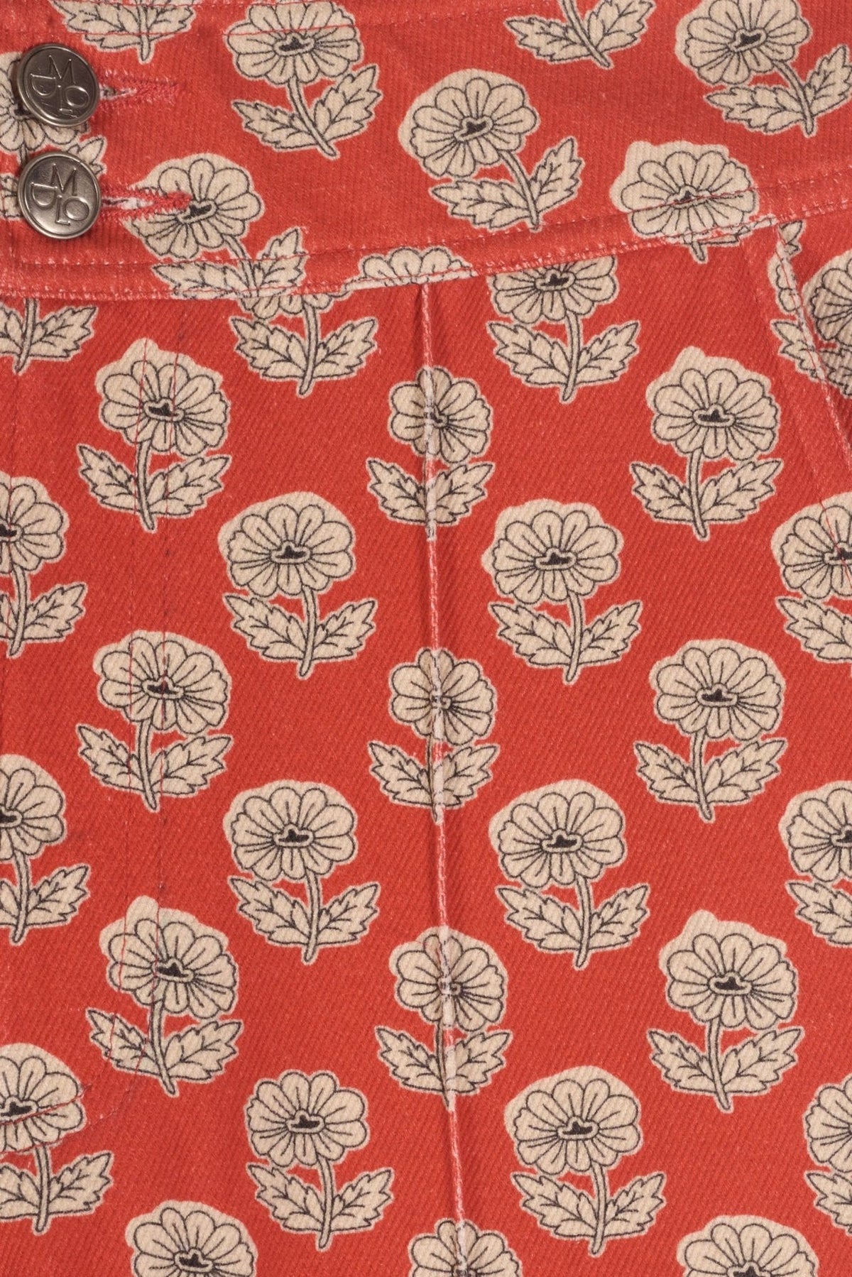 Pantalón Douglas flores rojas de Maria de la Orden, detalle del estampado
