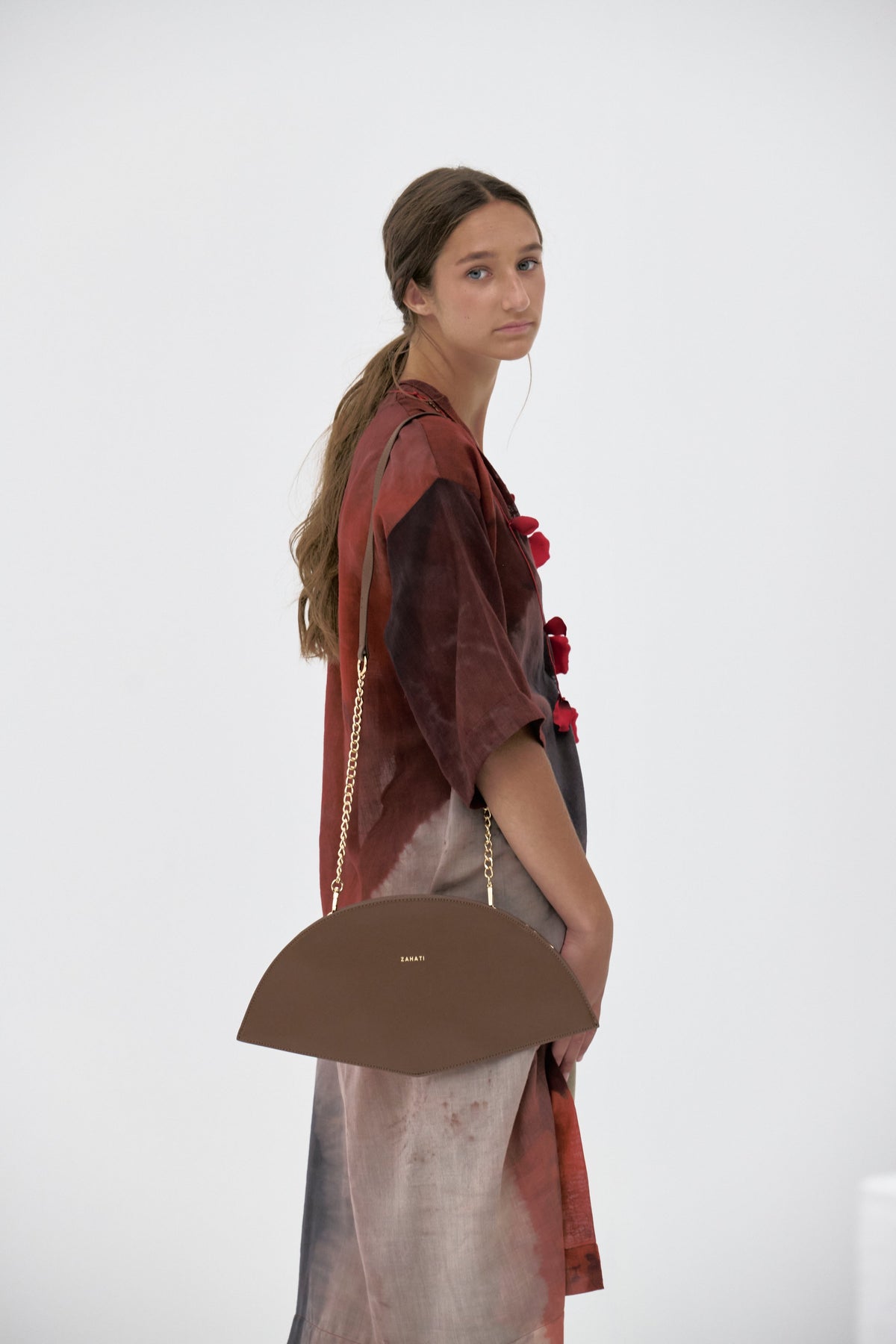 Bolso Abanico Lissé Marrón de Zahati · detalle 5