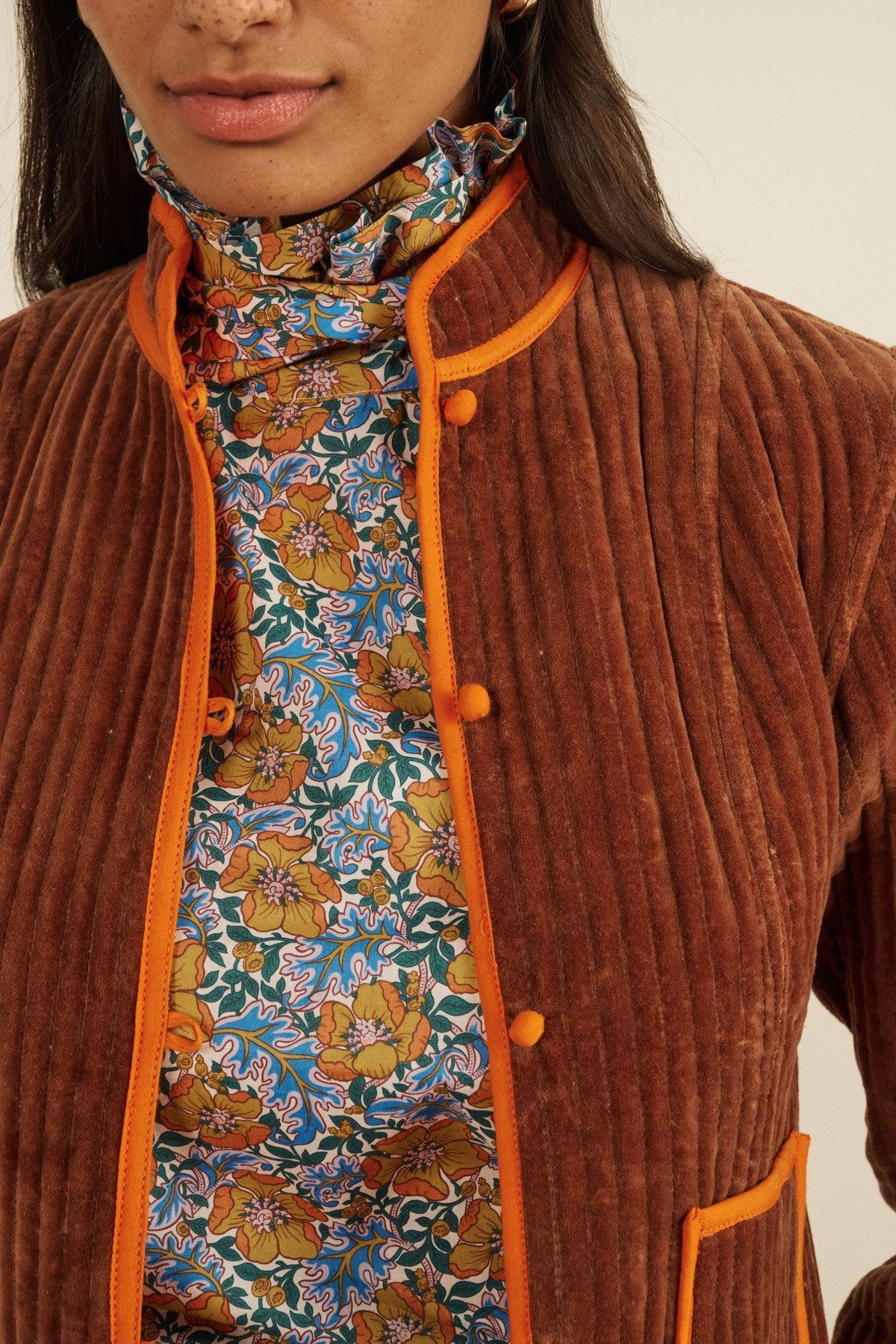 Chaqueta Fittonia marrón de Maria de la Orden, vista frontal