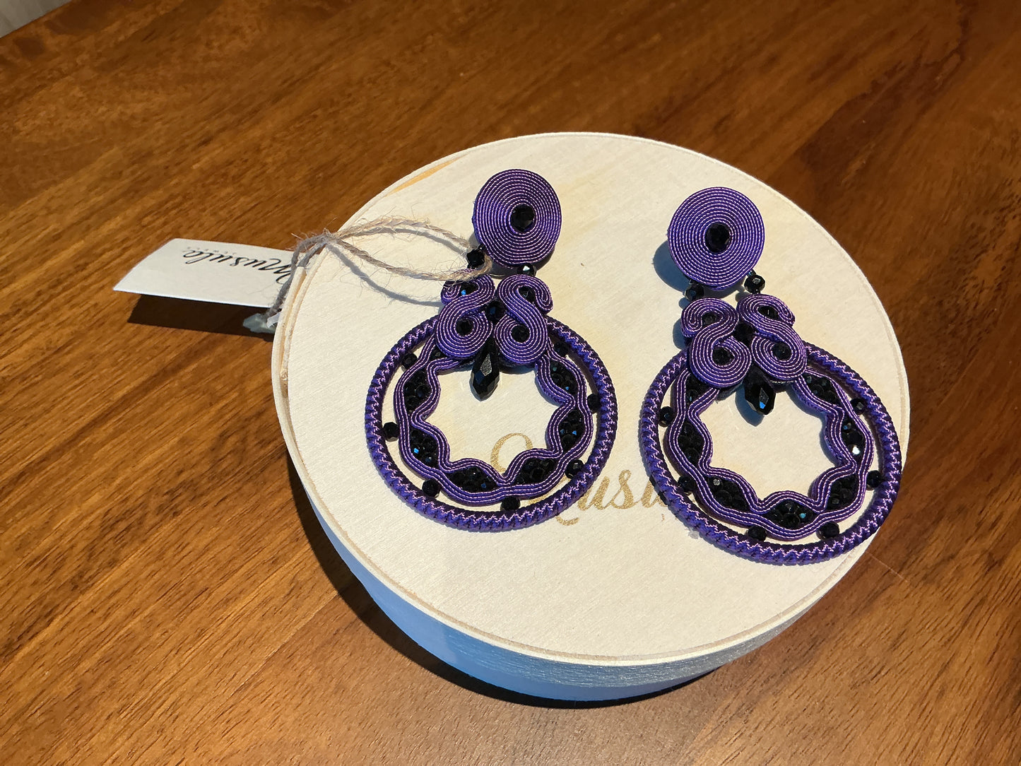 Pendientes lilas