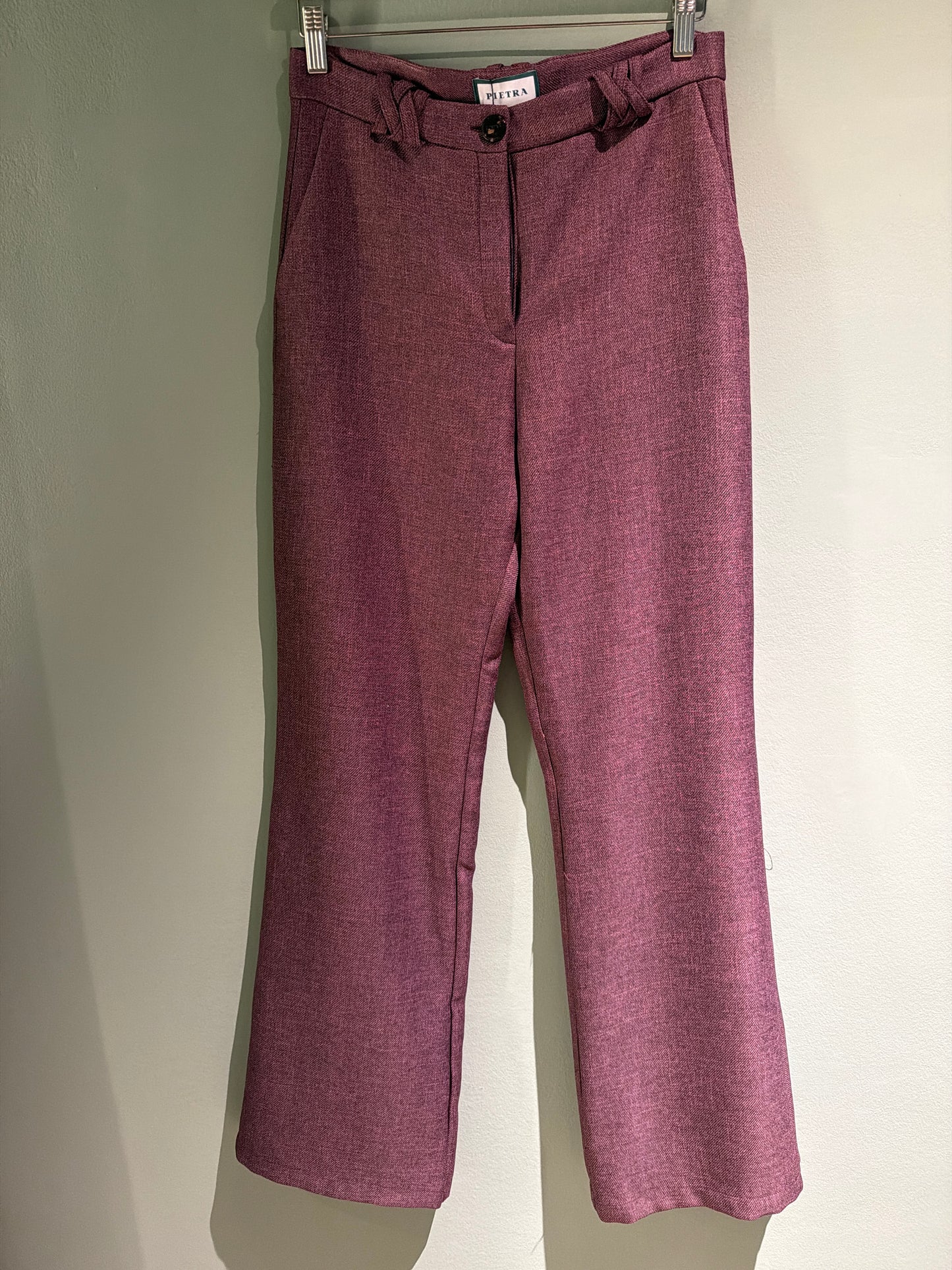 Pantalón morado trabilla