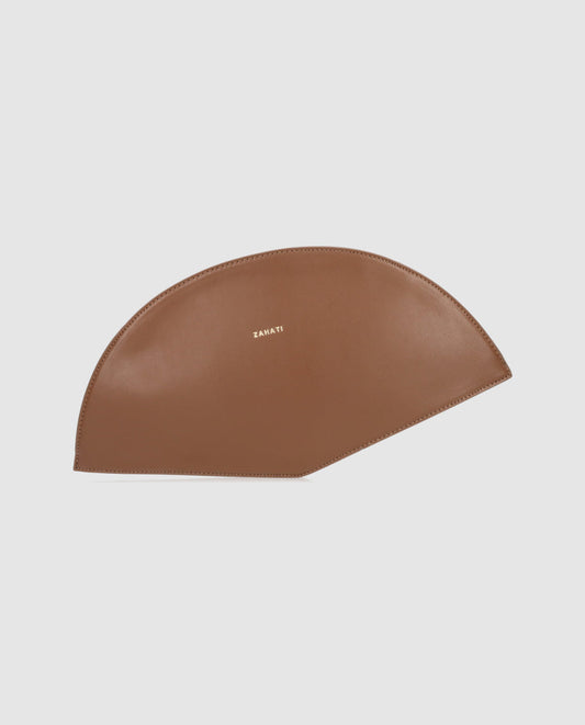 Bolso Abanico Lissé Marrón de Zahati · eco luxury leather liso, cadena dorada desmontable