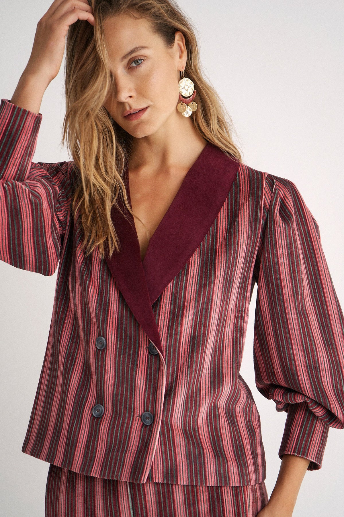 Chaqueta Arabela Granate Stripes Velvet de Magnolya Collection · detalle 6