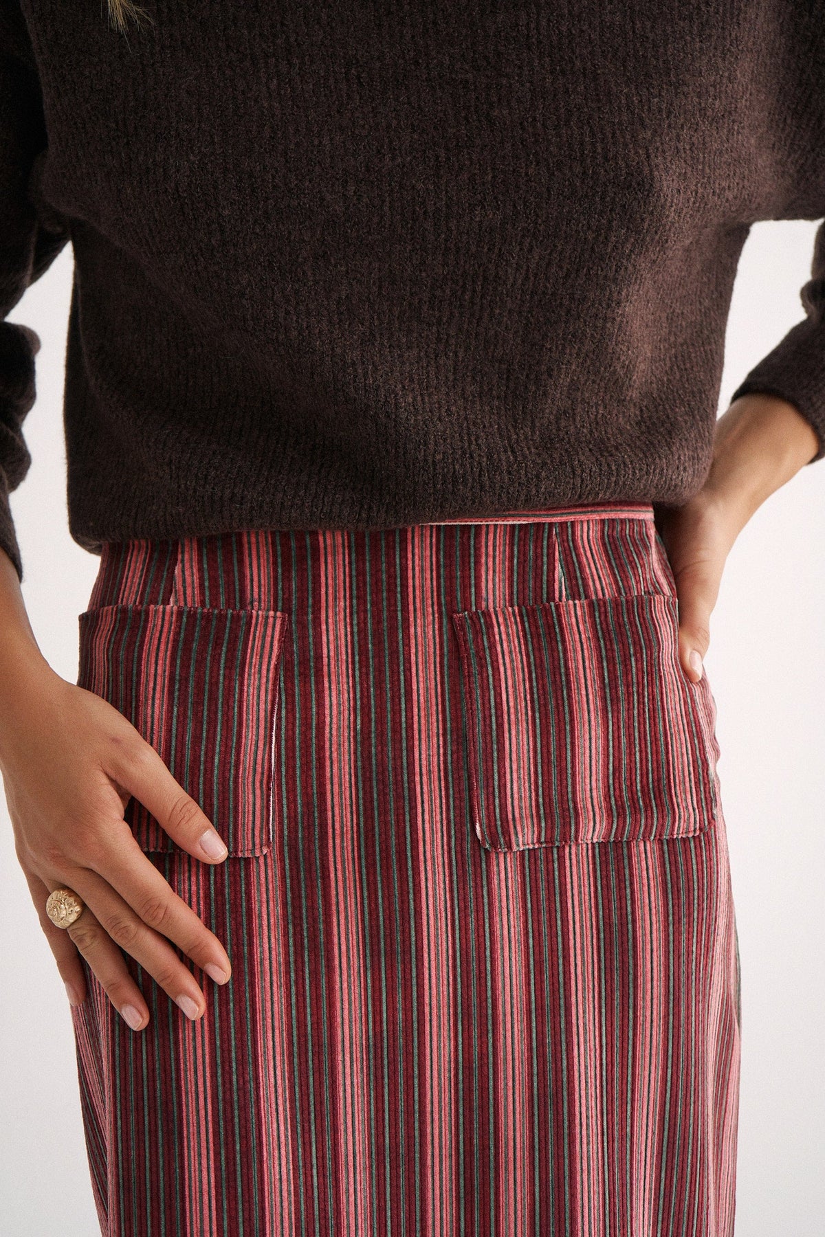 Falda Eulalia Granate Stripes Velvet de Magnolya Collection · detalle 1