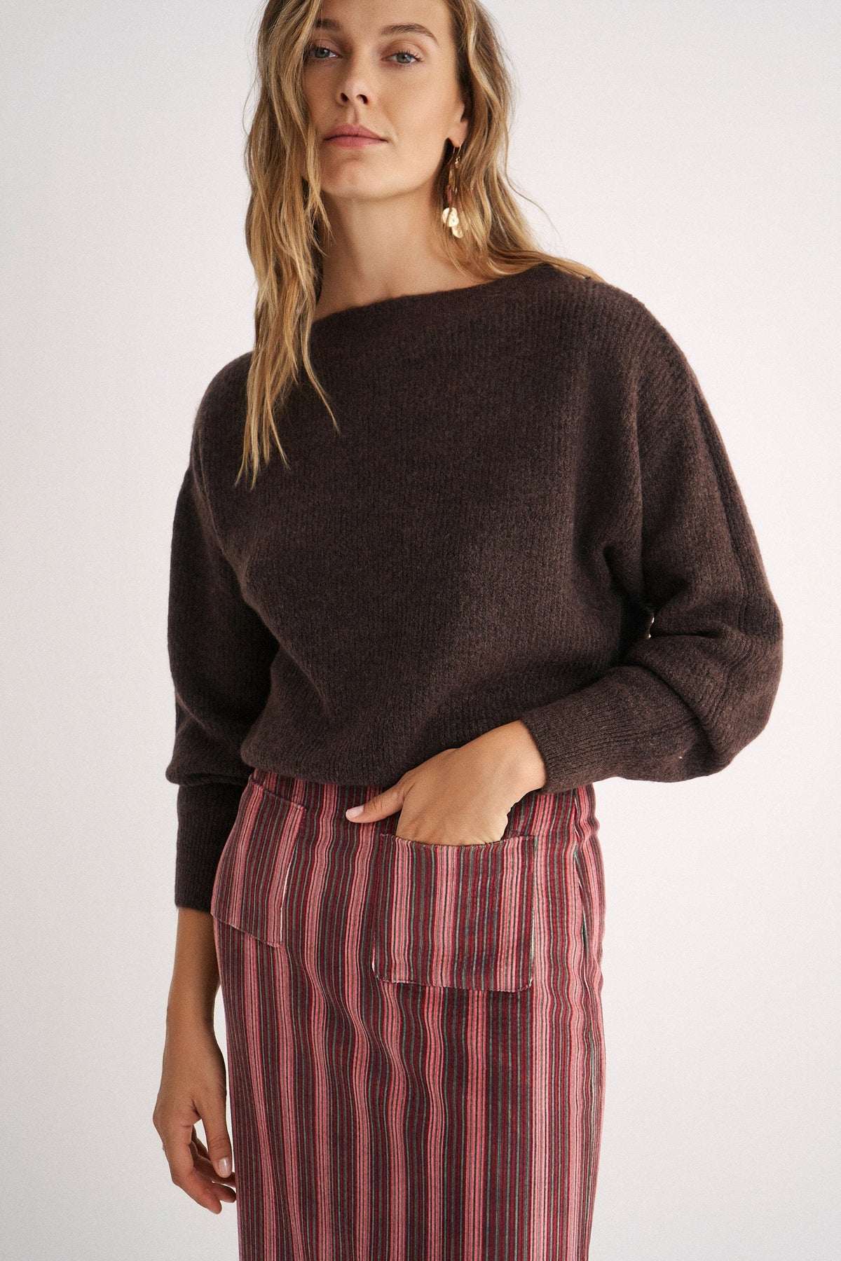 Falda Eulalia Granate Stripes Velvet de Magnolya Collection · detalle 2