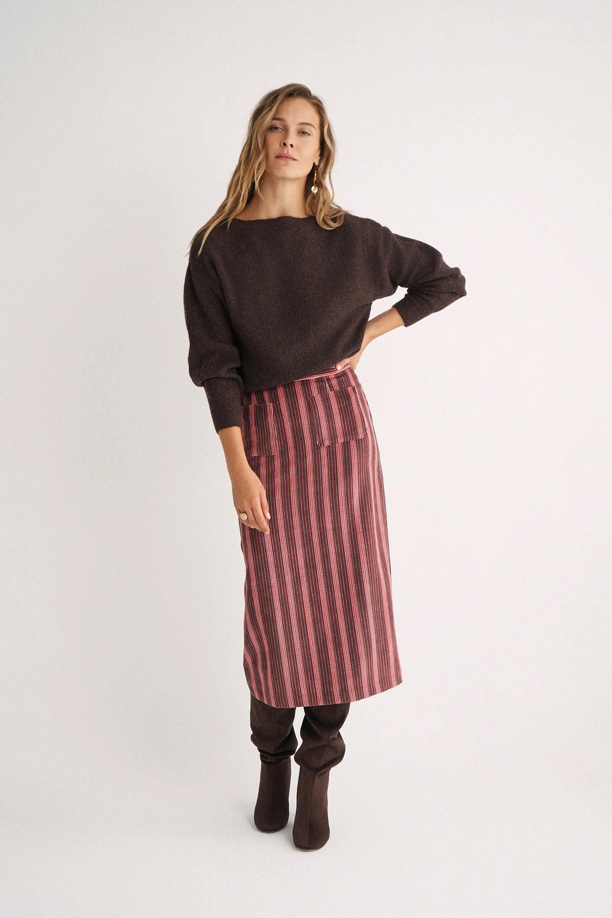 Falda Eulalia Granate Stripes Velvet de Magnolya Collection · detalle 4