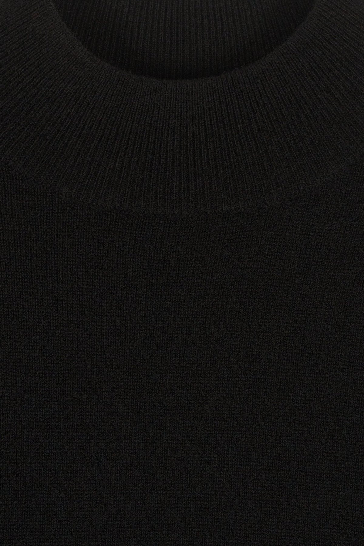 Jersey Marta Negro de Maria de la Orden - detalle 2