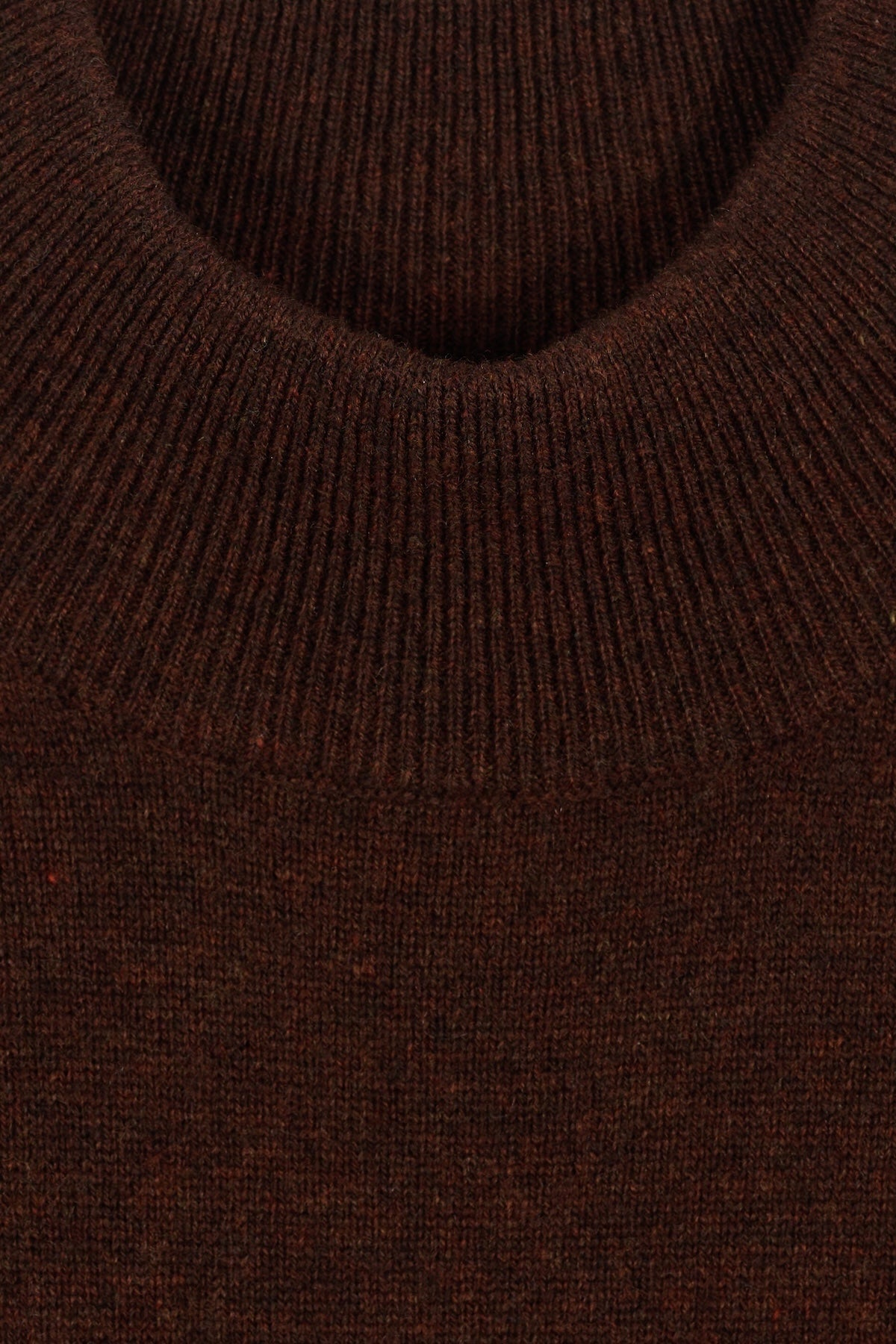 Jersey Marta Marrón de Maria de la Orden - detalle 2