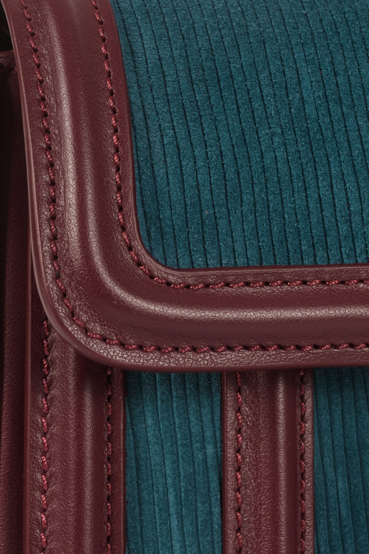 Bolso Noah Petróleo de Maria de la Orden - interior con compartimentos