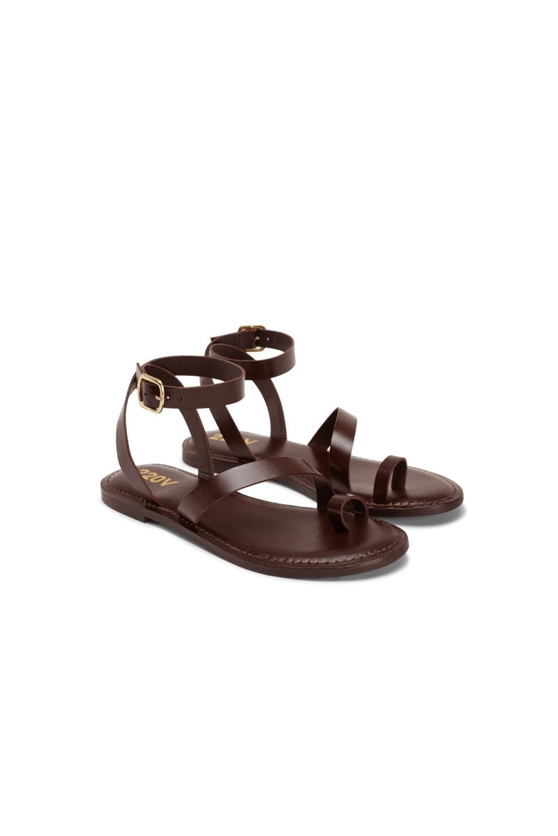 Par de sandalias Danella de piel marrón de 220V