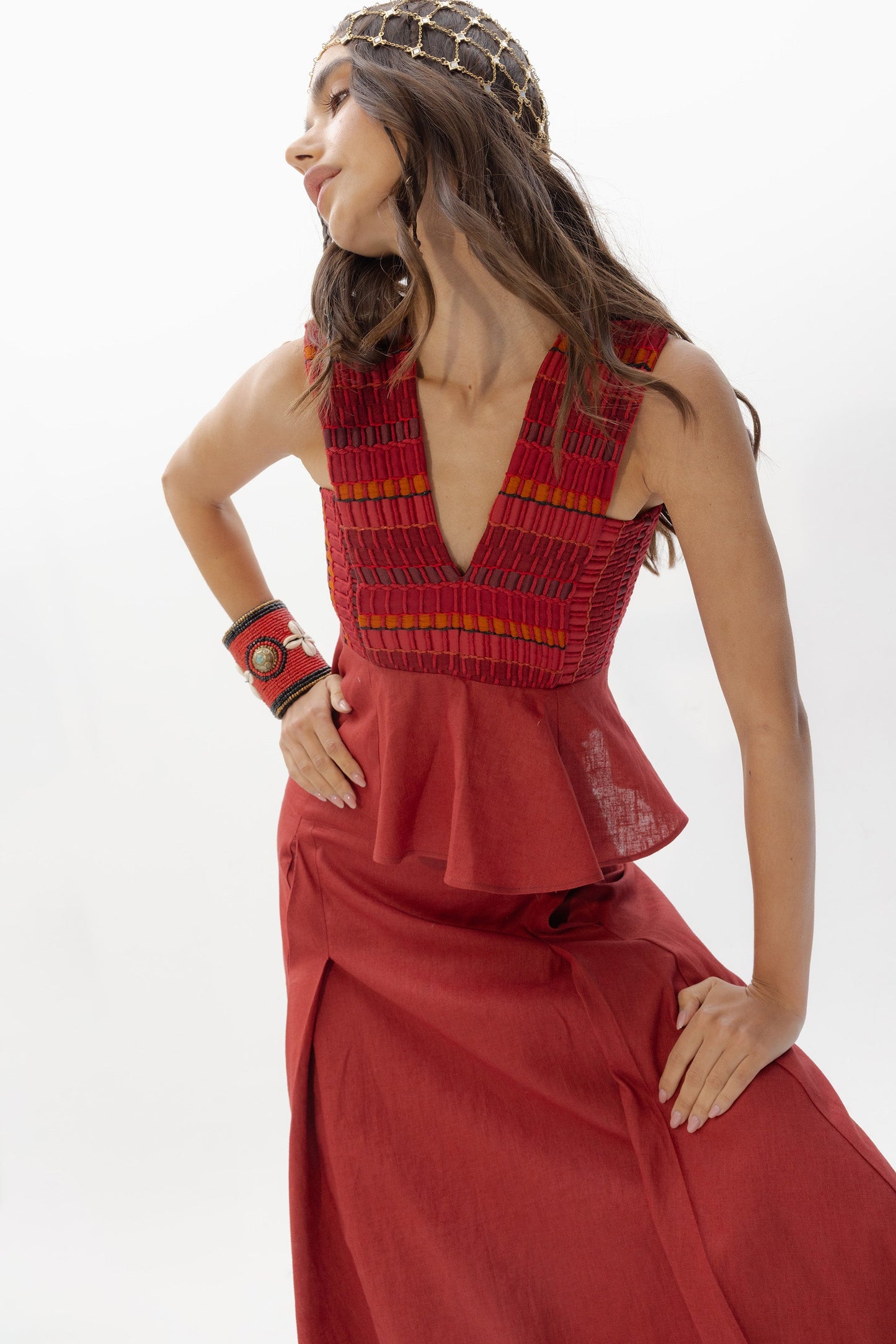 Top V Rojizo de Baudesson, lino, algodón y seda · moda de invitada hecha en telar · Portico Barcelona